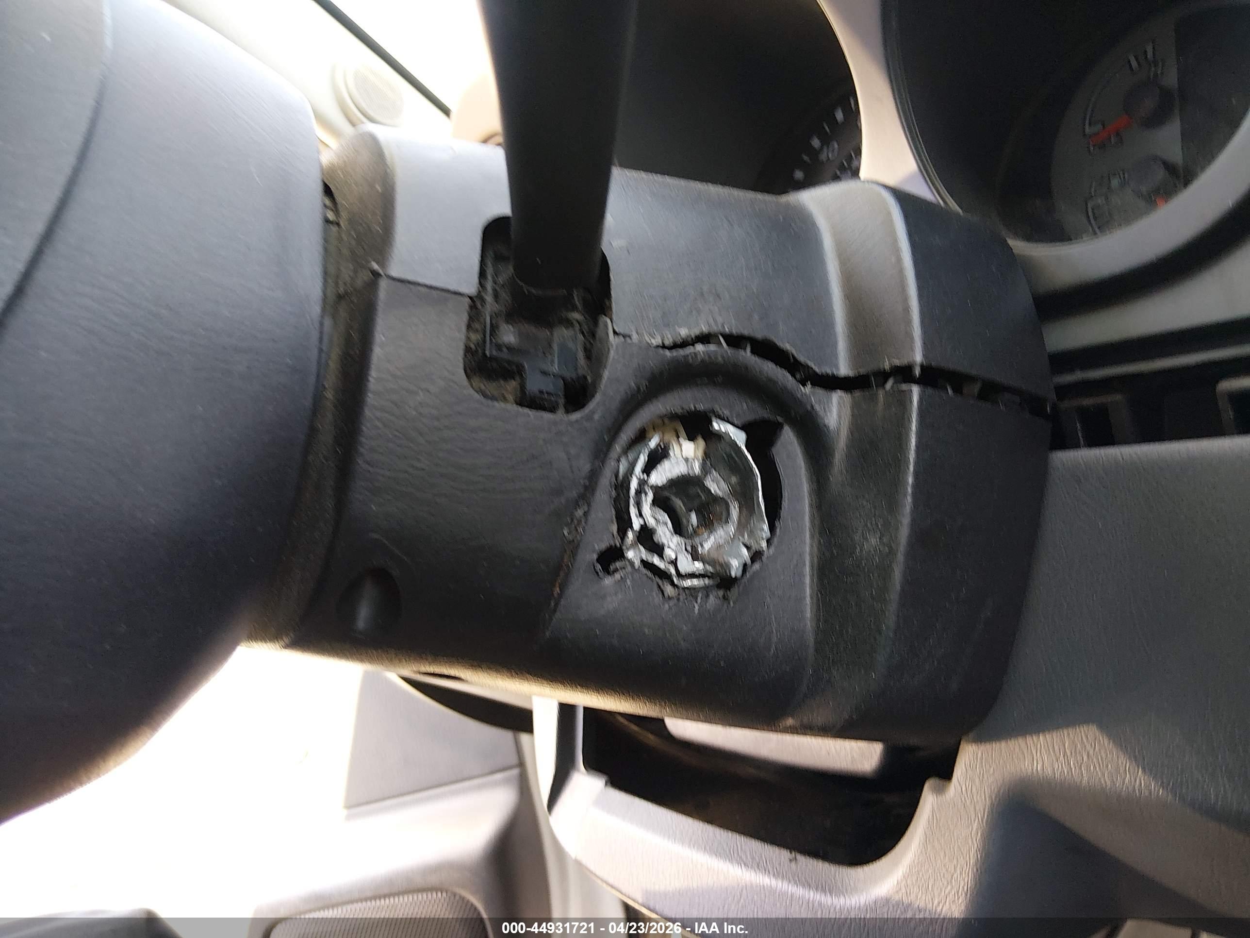 NISSAN FRONTIER image 6