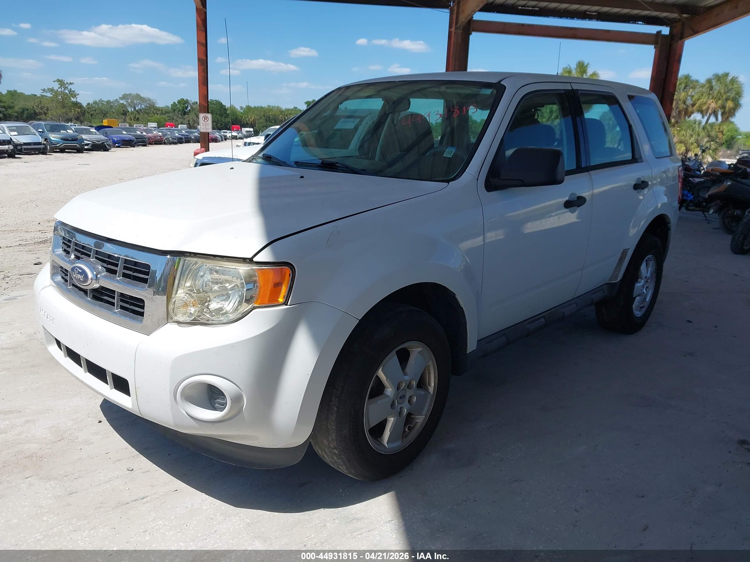 FORD ESCAPE image 2
