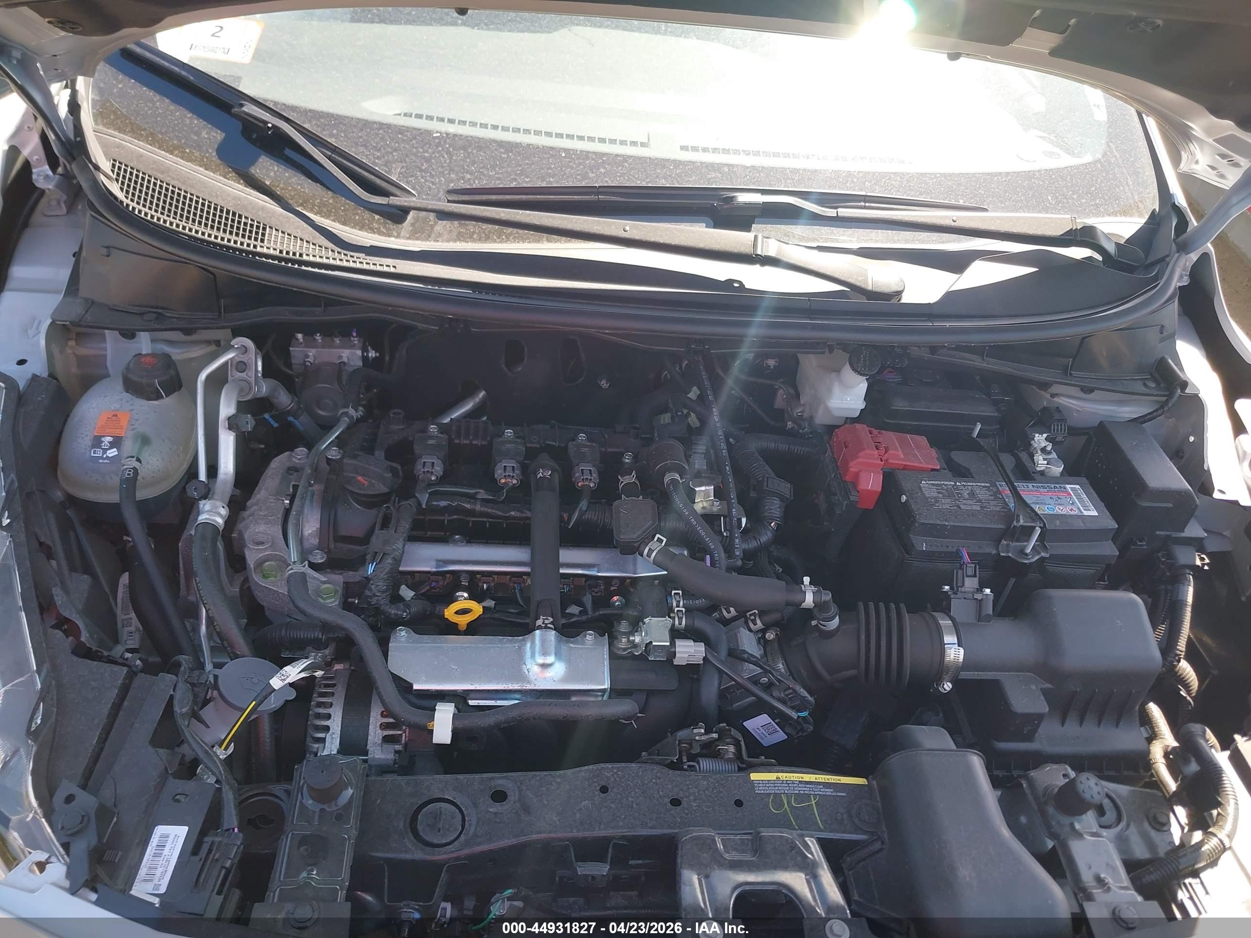 NISSAN VERSA image 10