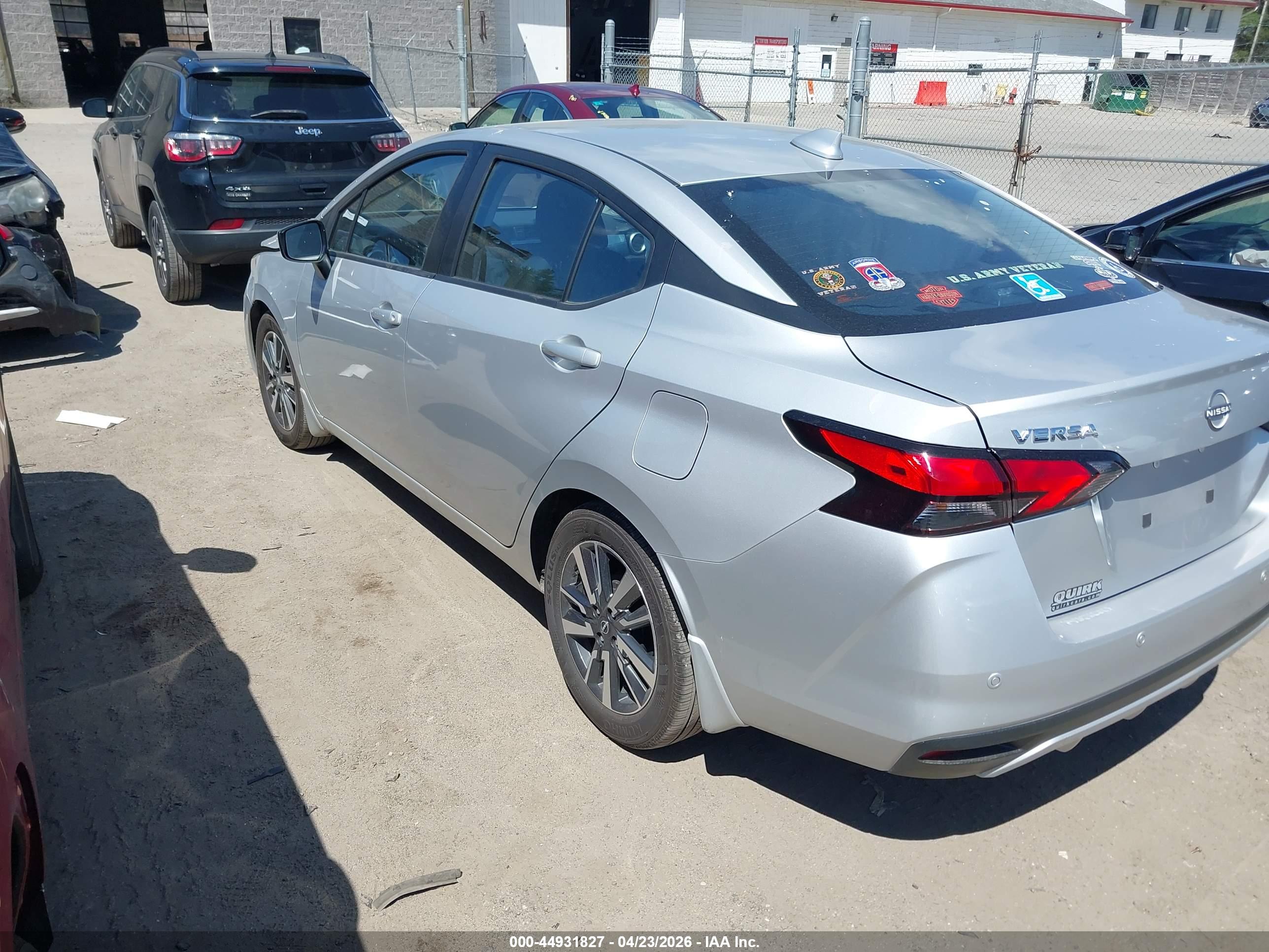 NISSAN VERSA image 3
