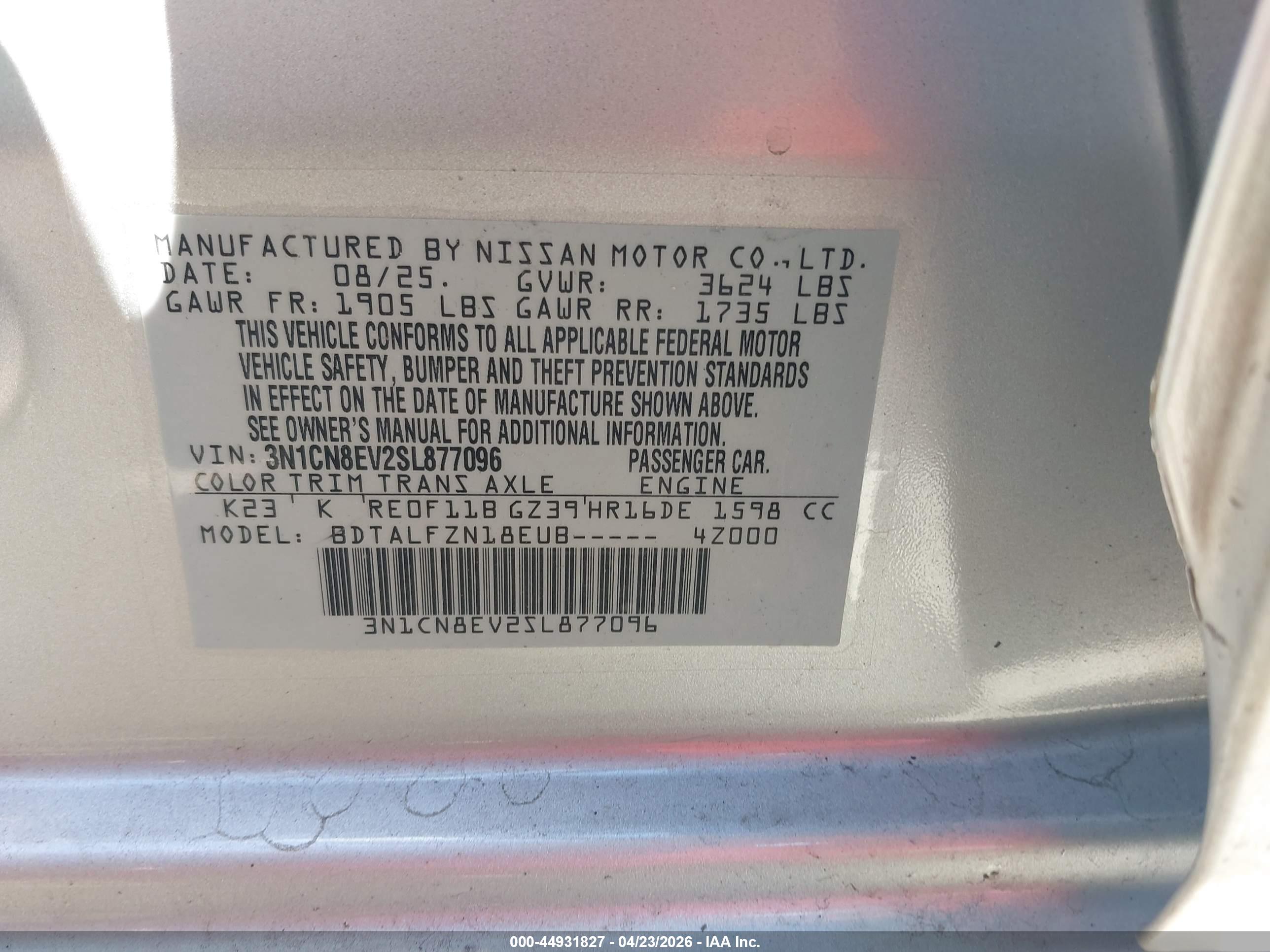NISSAN VERSA image 9