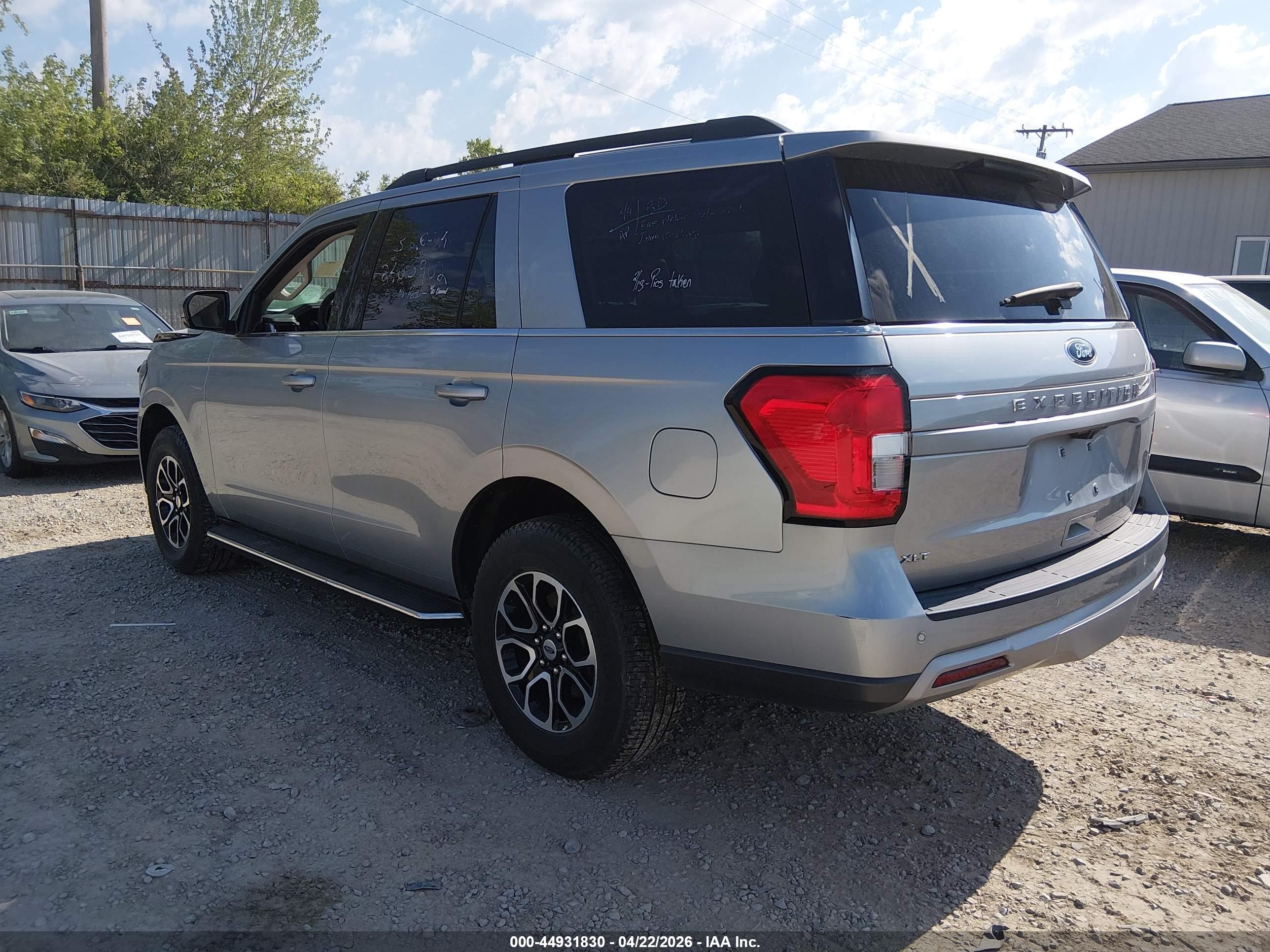 FORD EXPEDITION image 3
