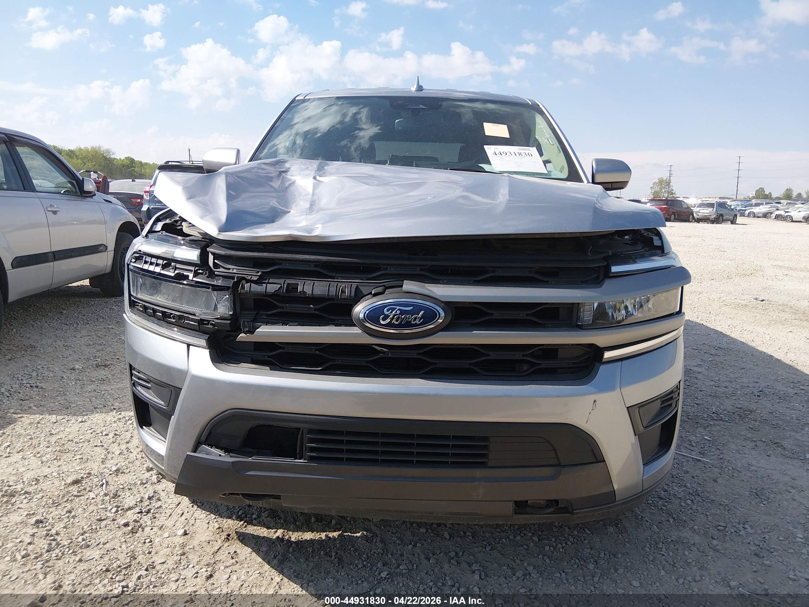 FORD EXPEDITION image 6