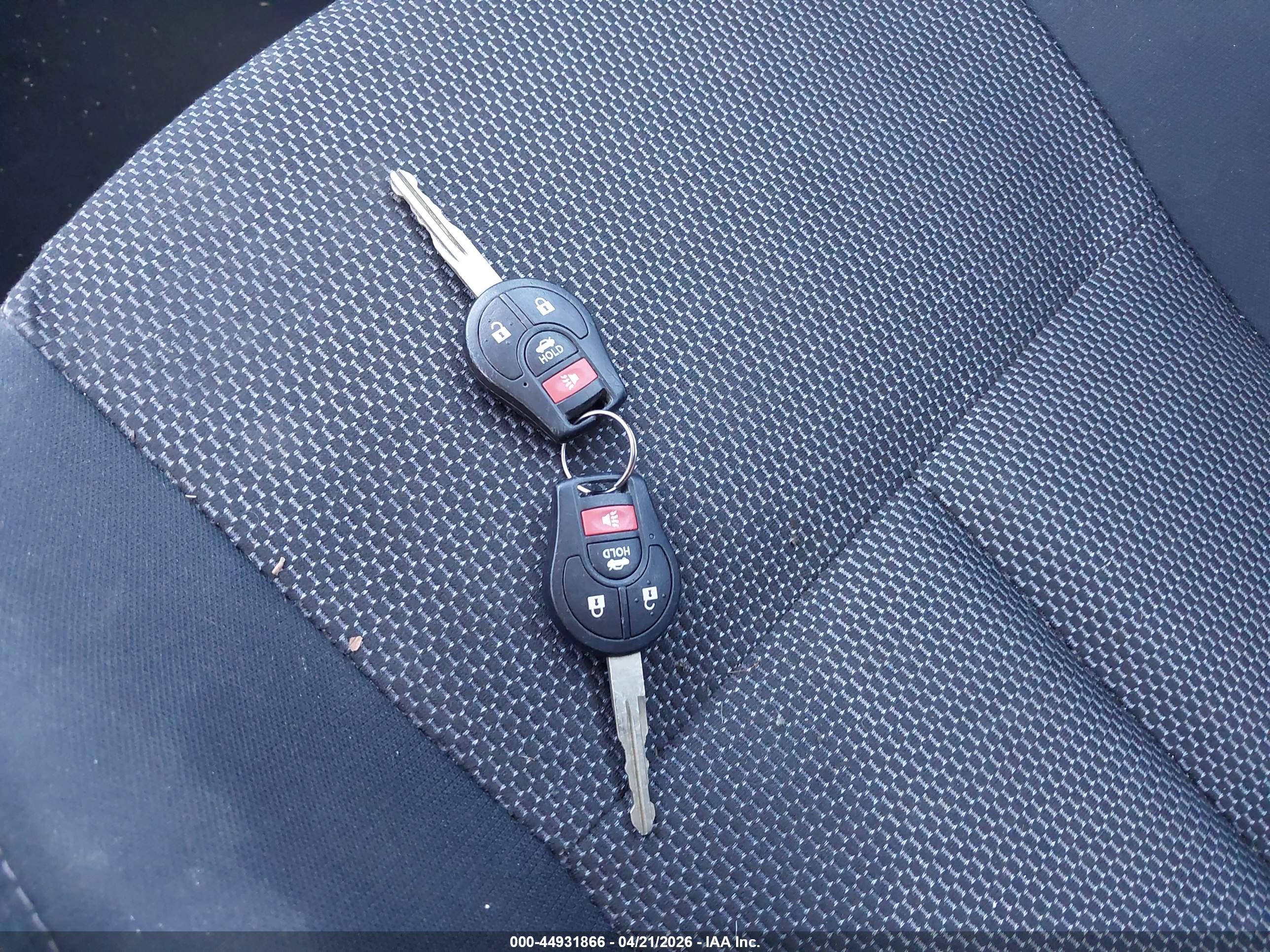 NISSAN VERSA image 11
