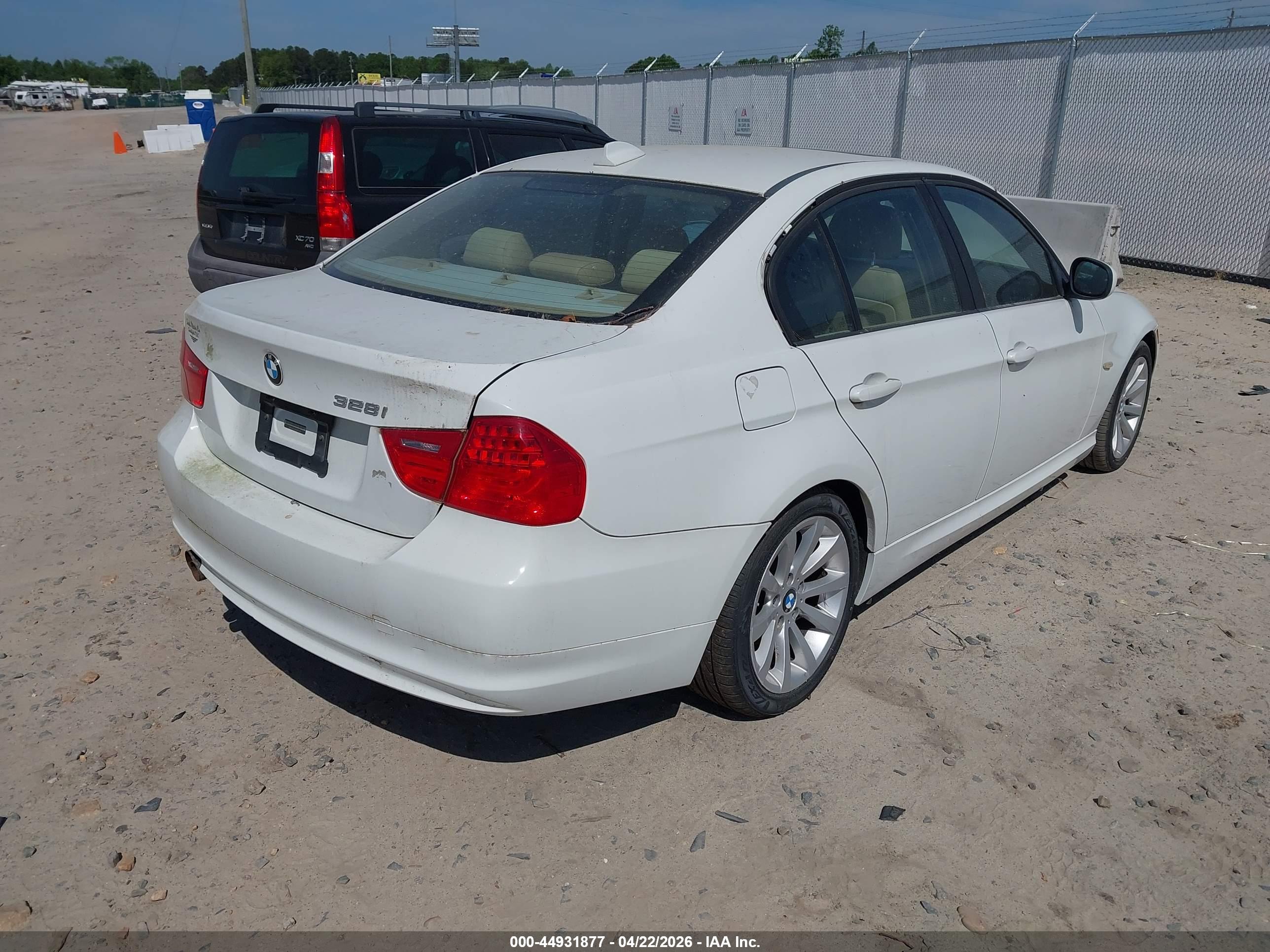BMW 328I image 4