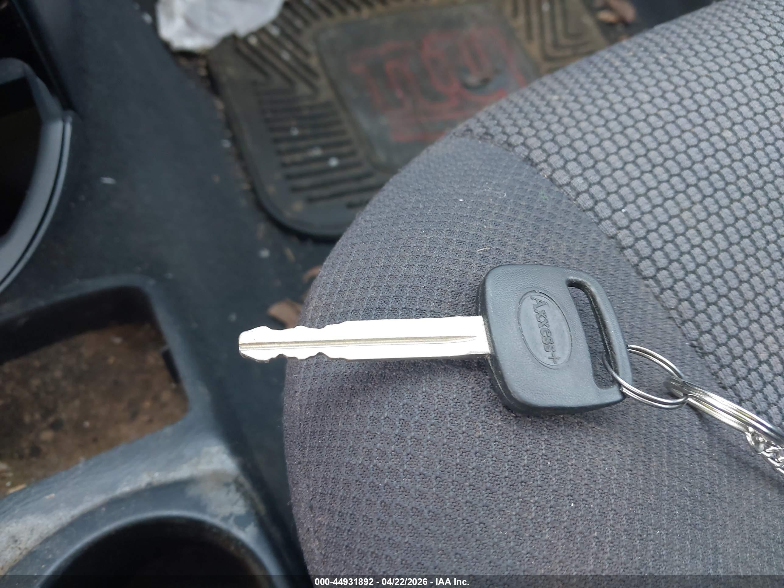 PONTIAC VIBE image 11