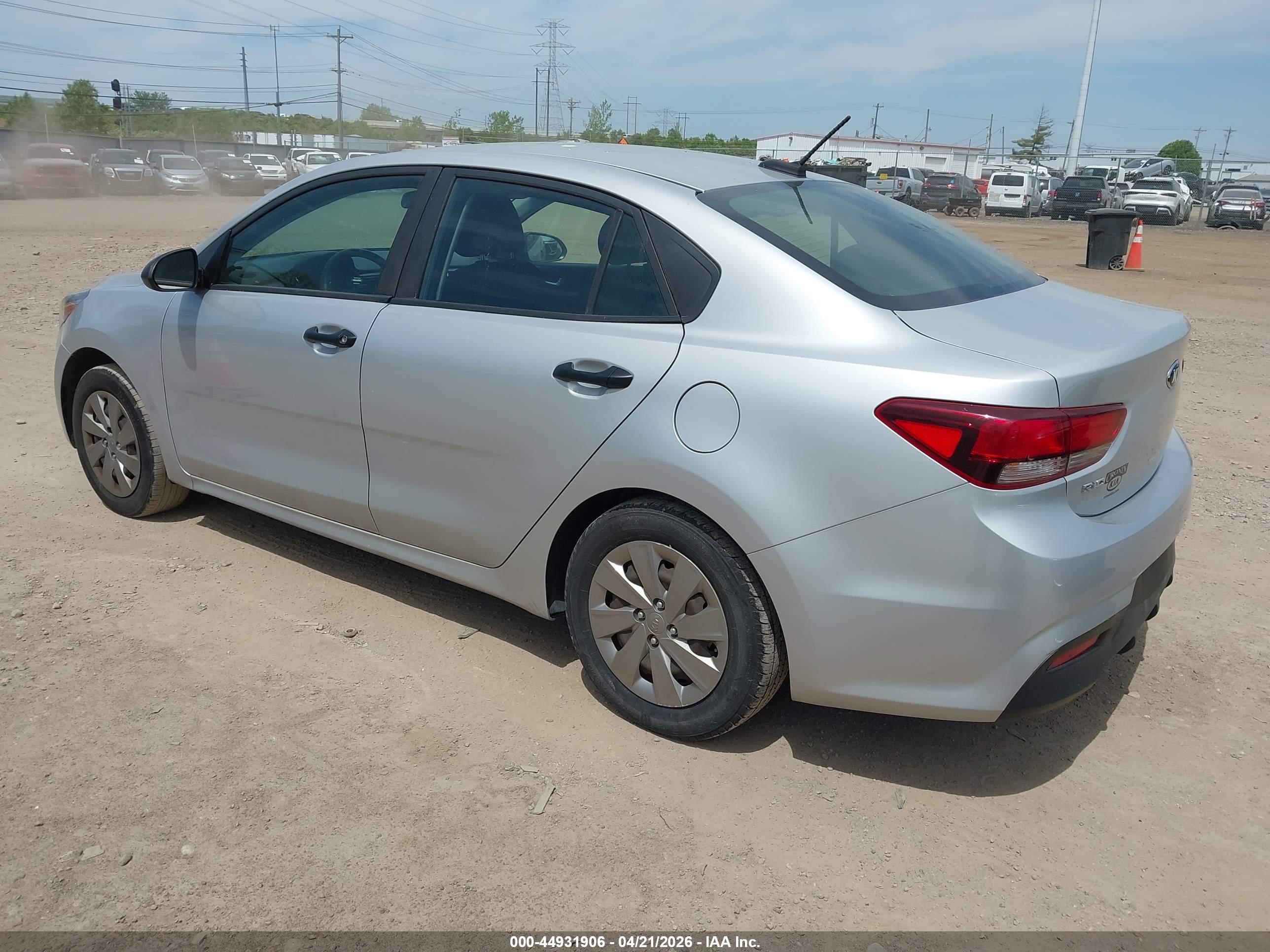 KIA RIO image 3