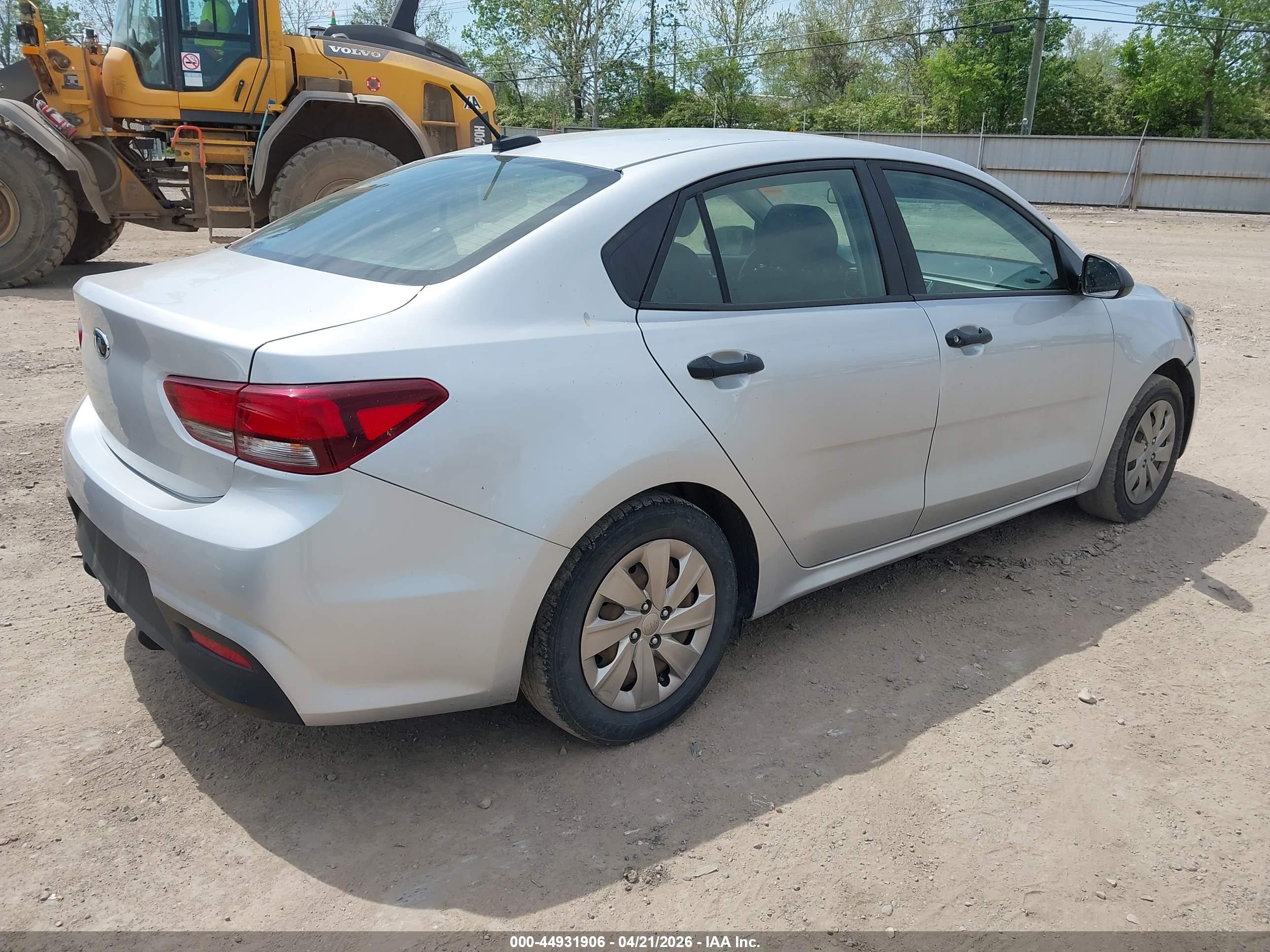 KIA RIO image 4