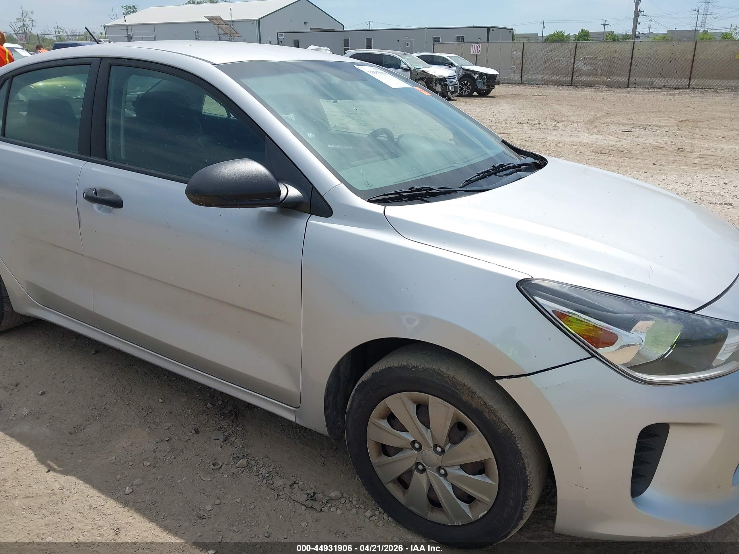 KIA RIO image 6
