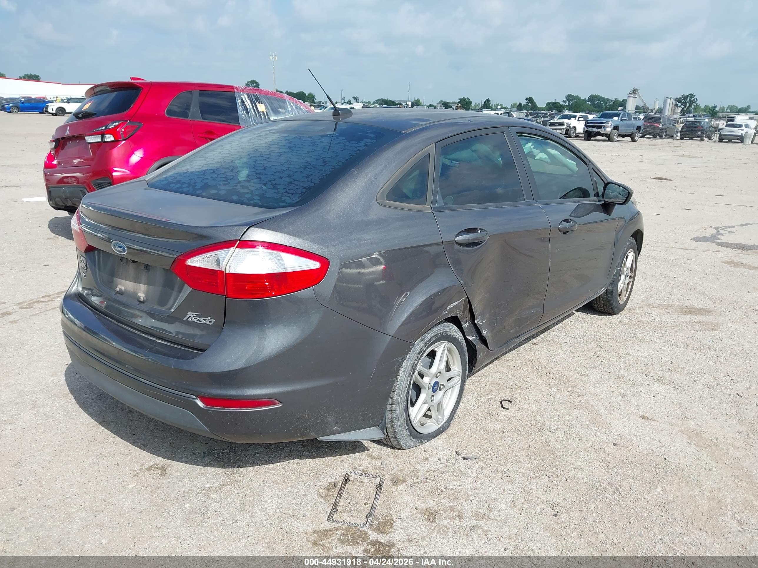 FORD FIESTA image 4