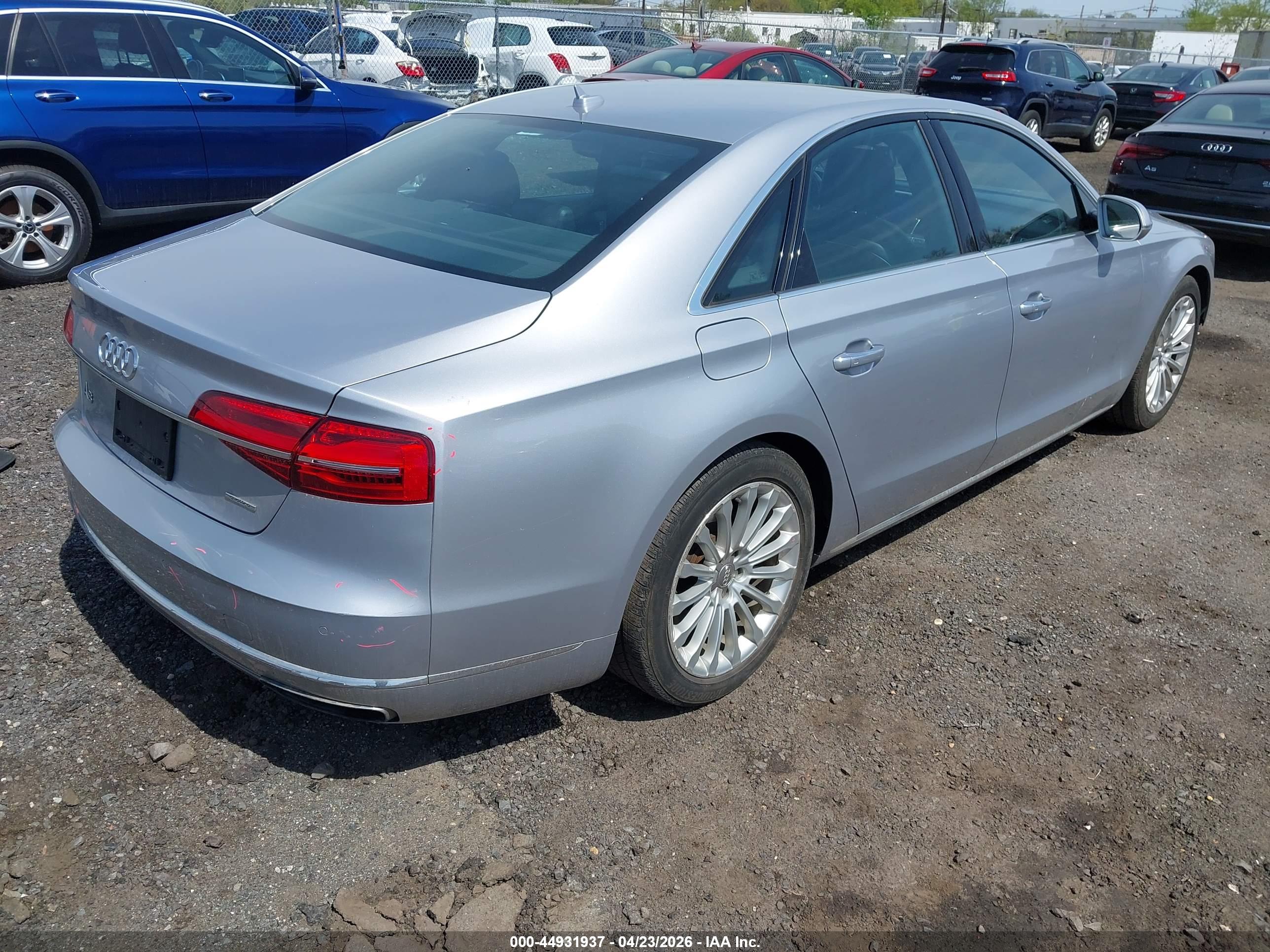 AUDI A8 image 4