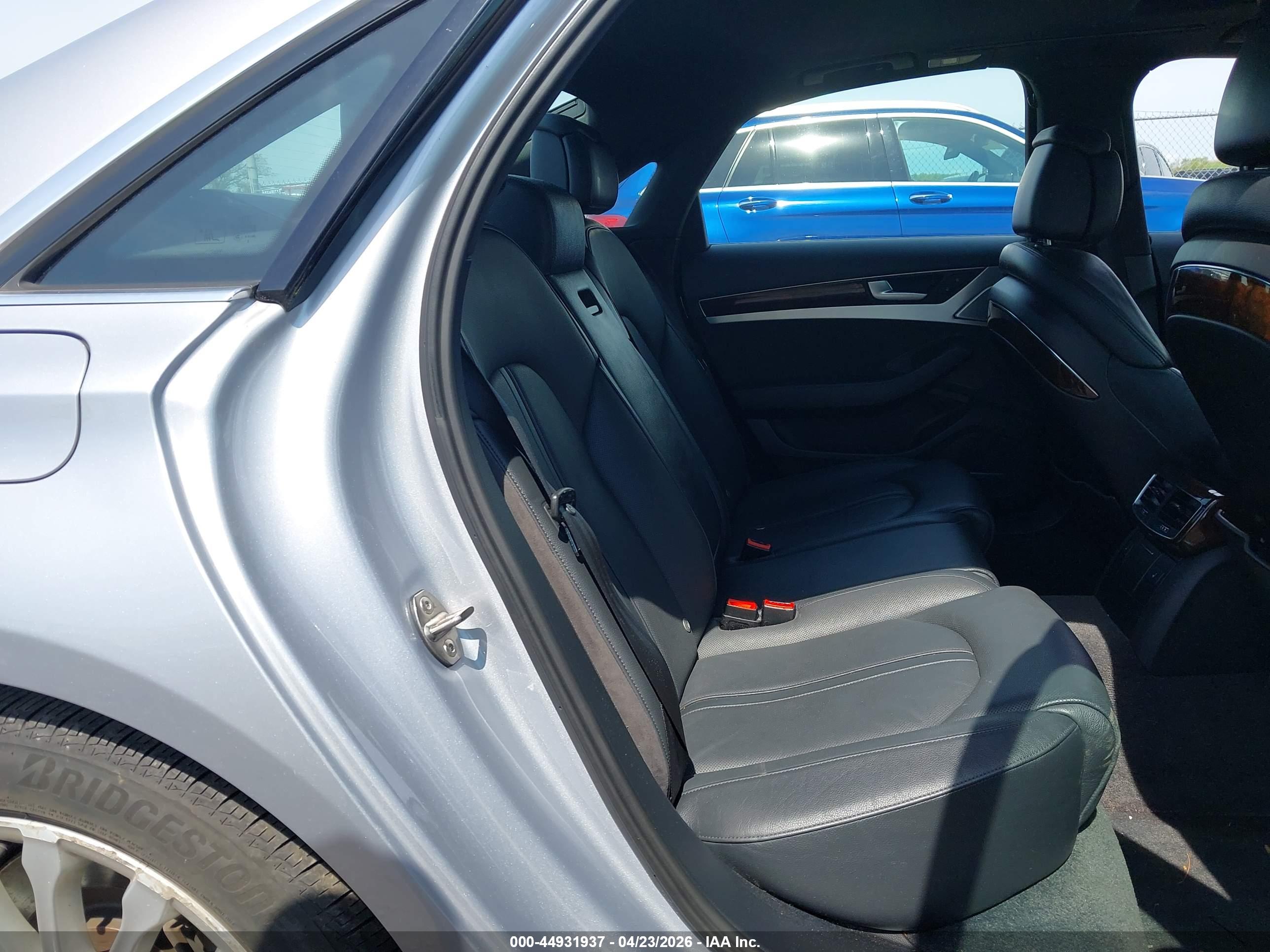 AUDI A8 image 8
