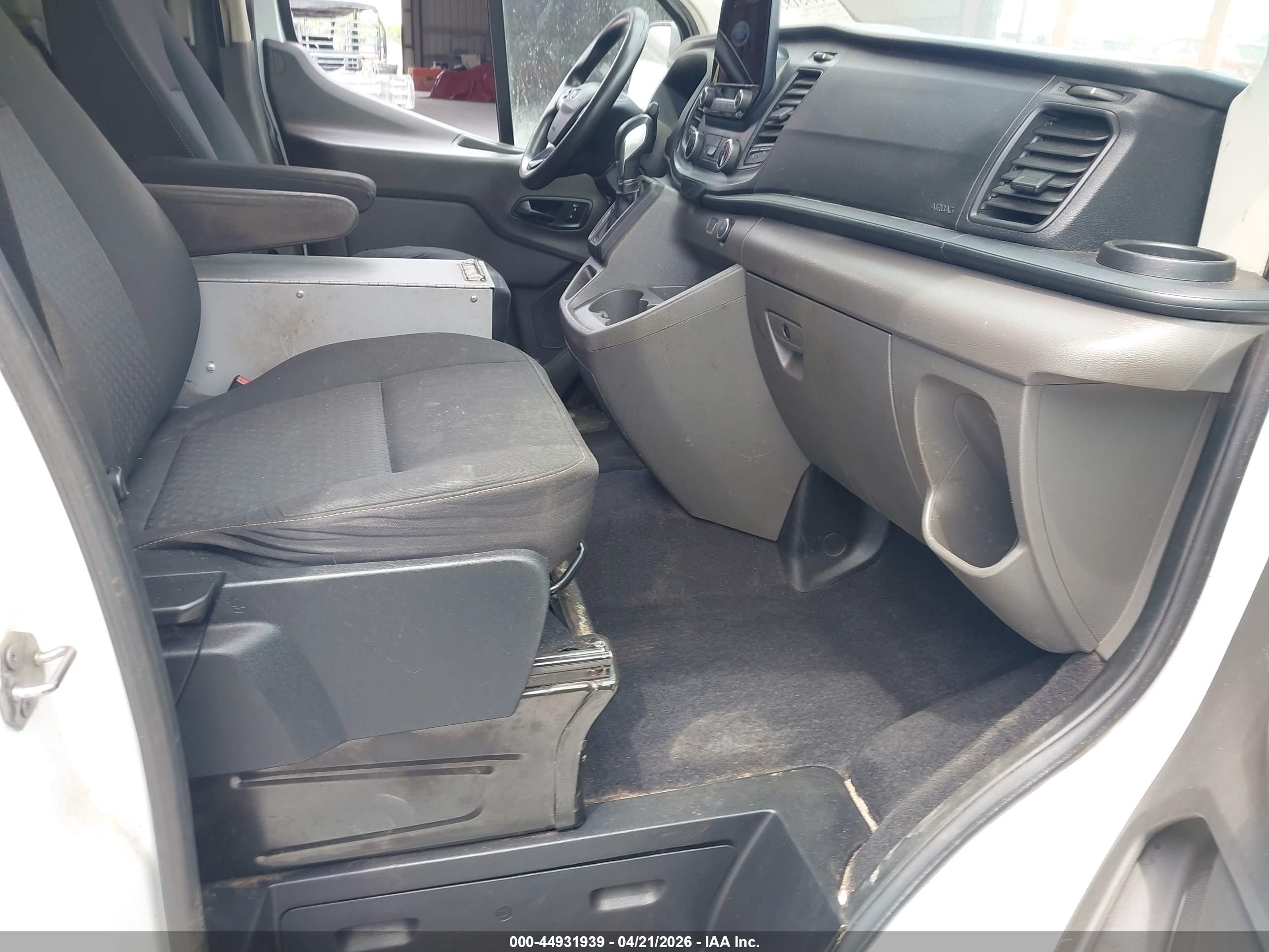 FORD TRANSIT-250 image 5