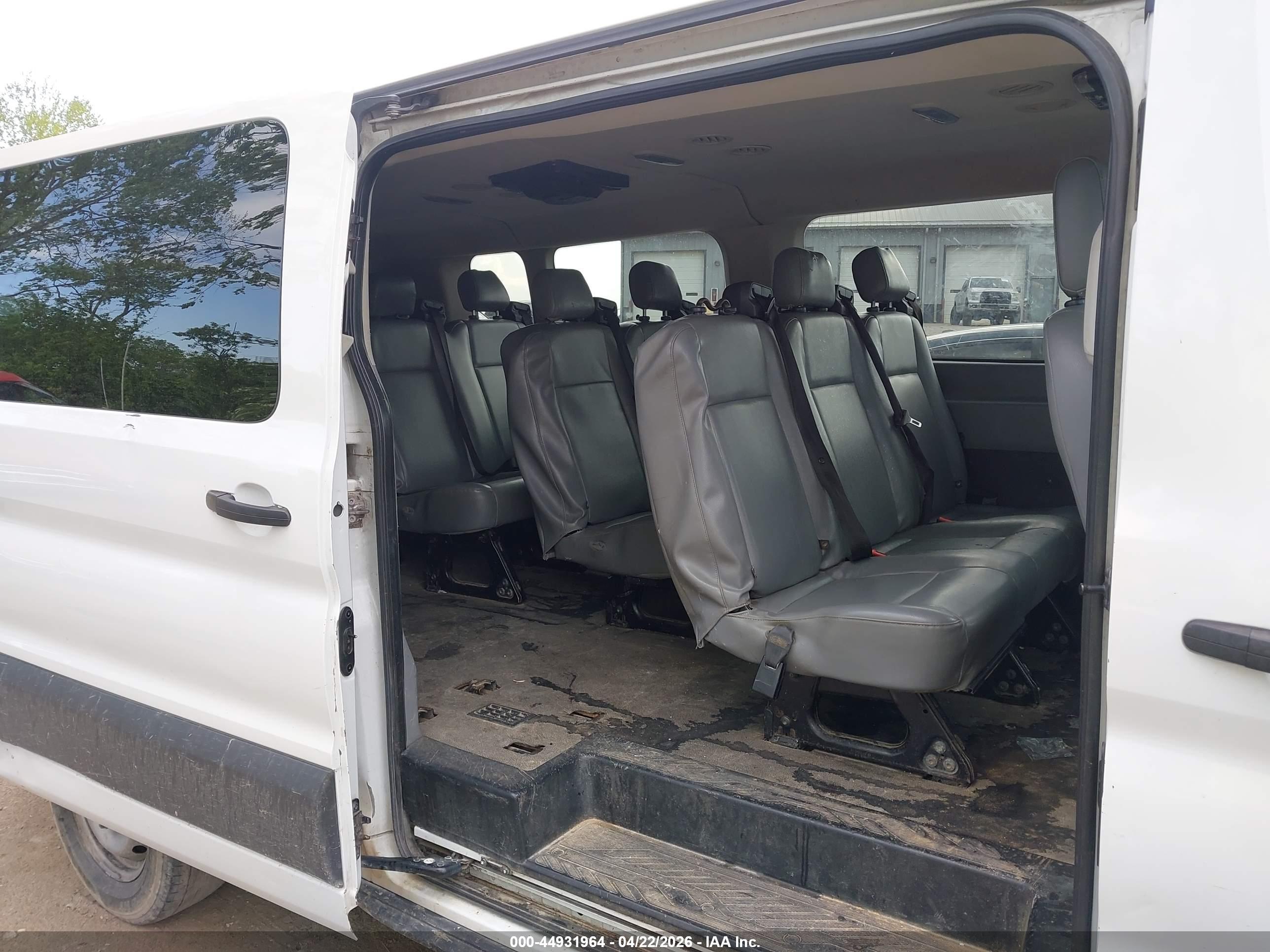 FORD TRANSIT-350 image 8