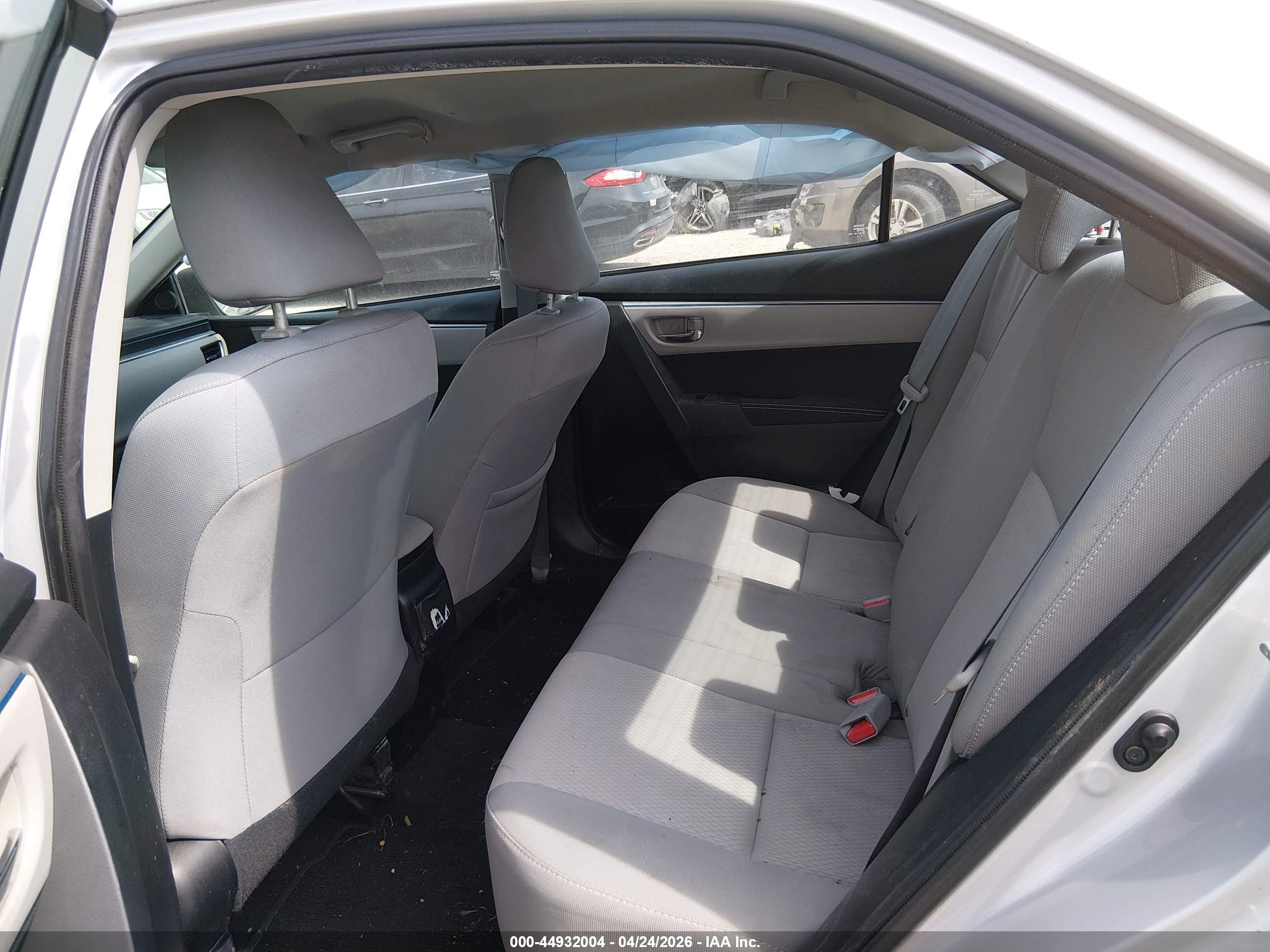 TOYOTA COROLLA image 8