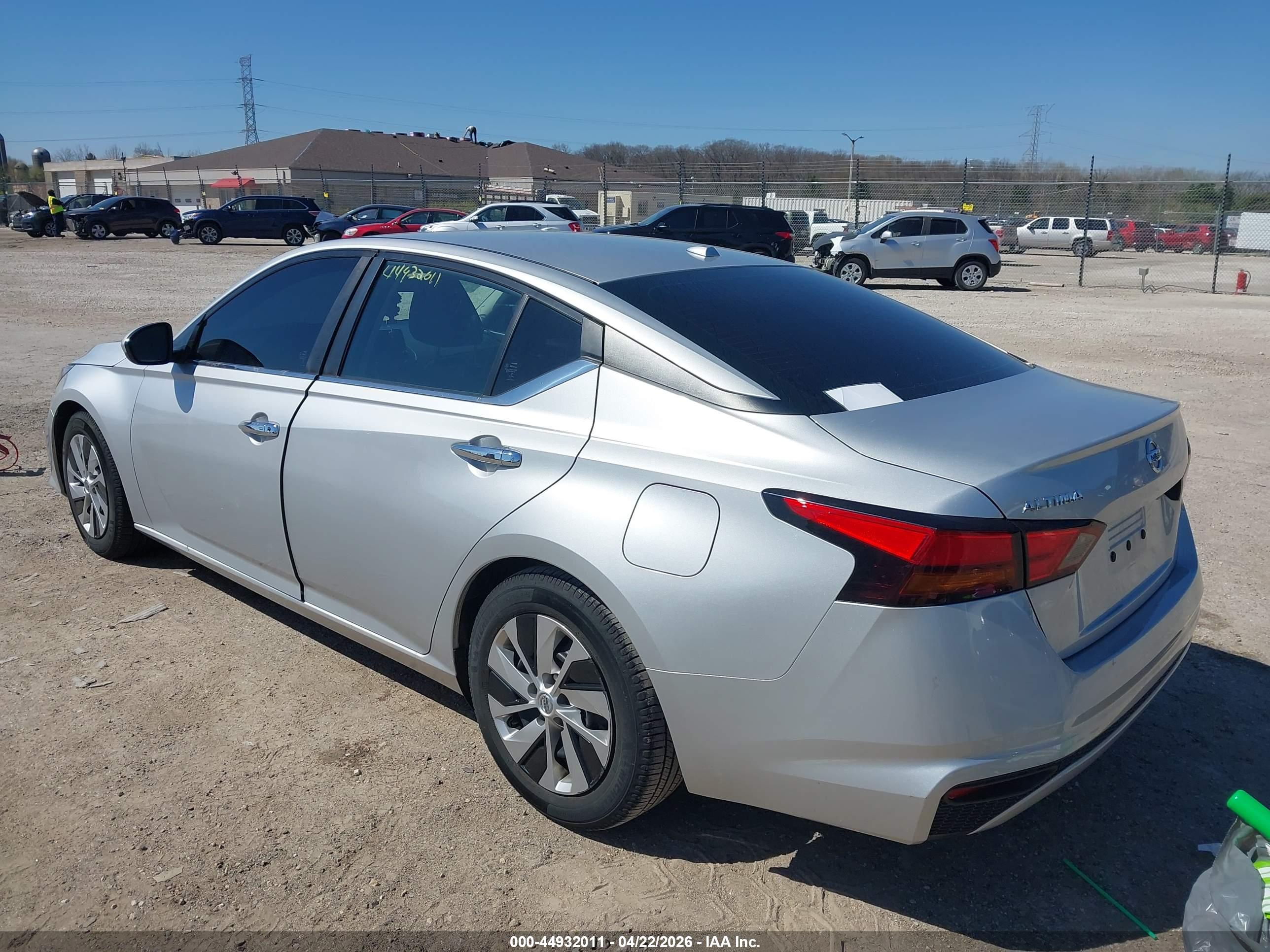 NISSAN ALTIMA image 3