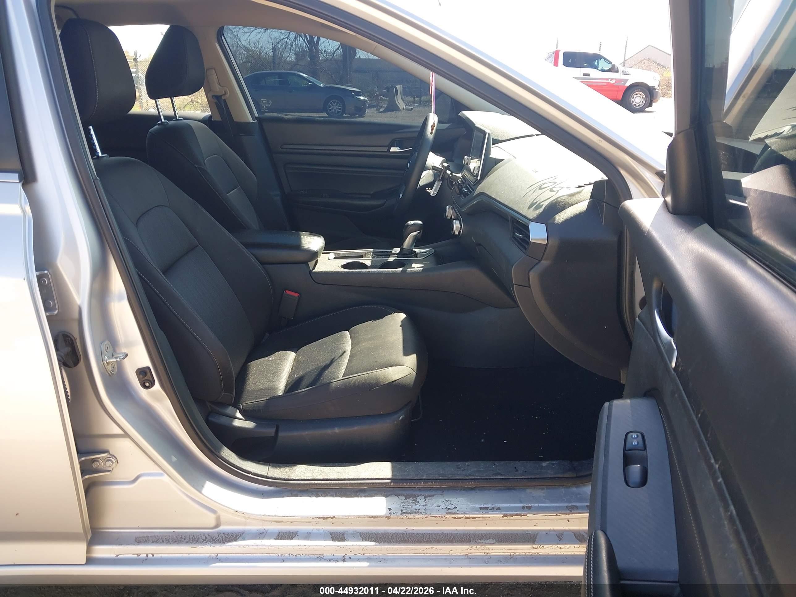 NISSAN ALTIMA image 5