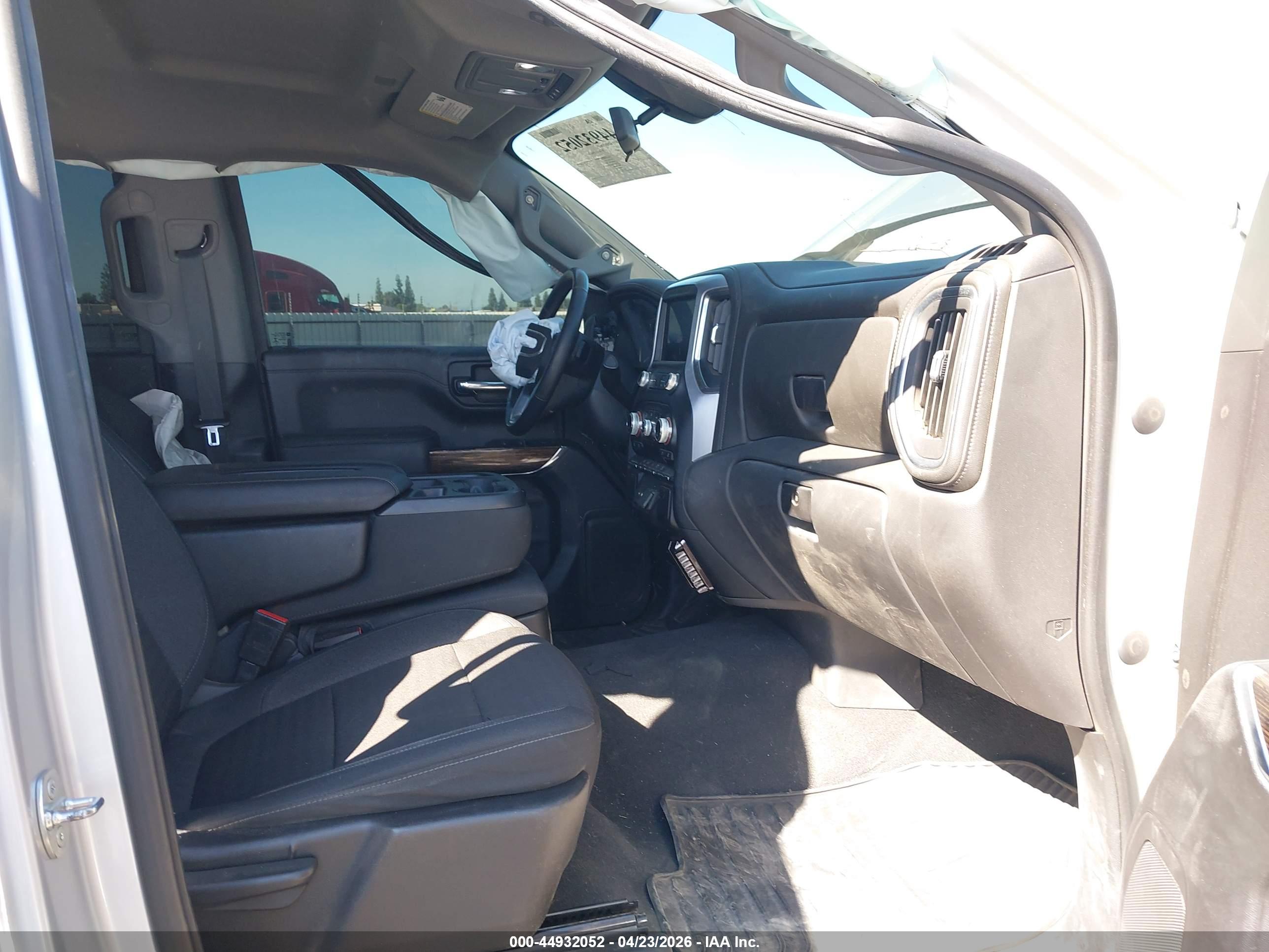 GMC SIERRA image 5