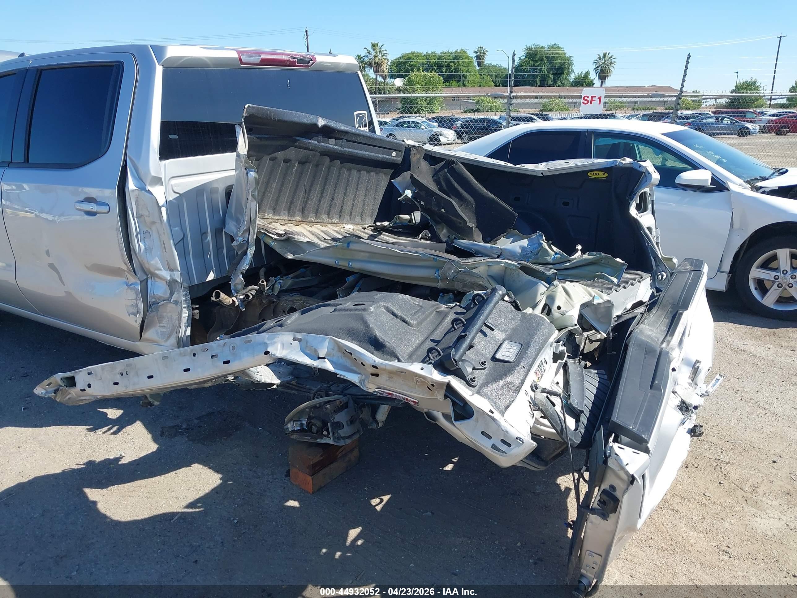 GMC SIERRA image 6