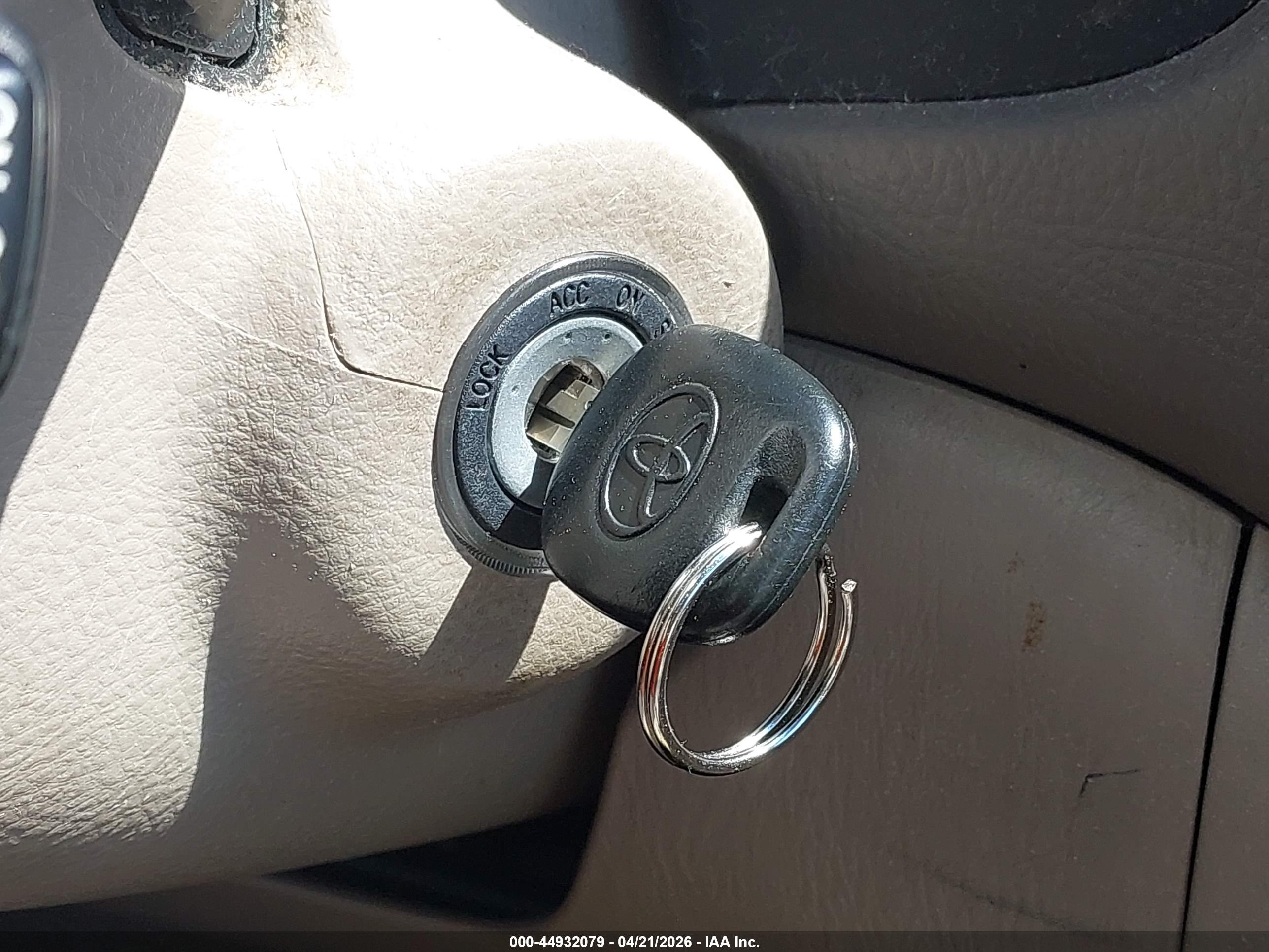 TOYOTA SIENNA image 11