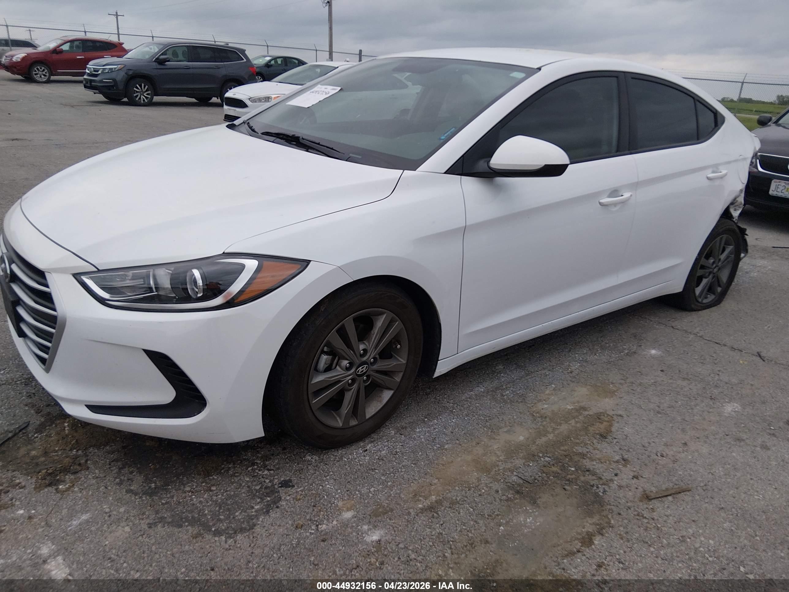 HYUNDAI ELANTRA image 2