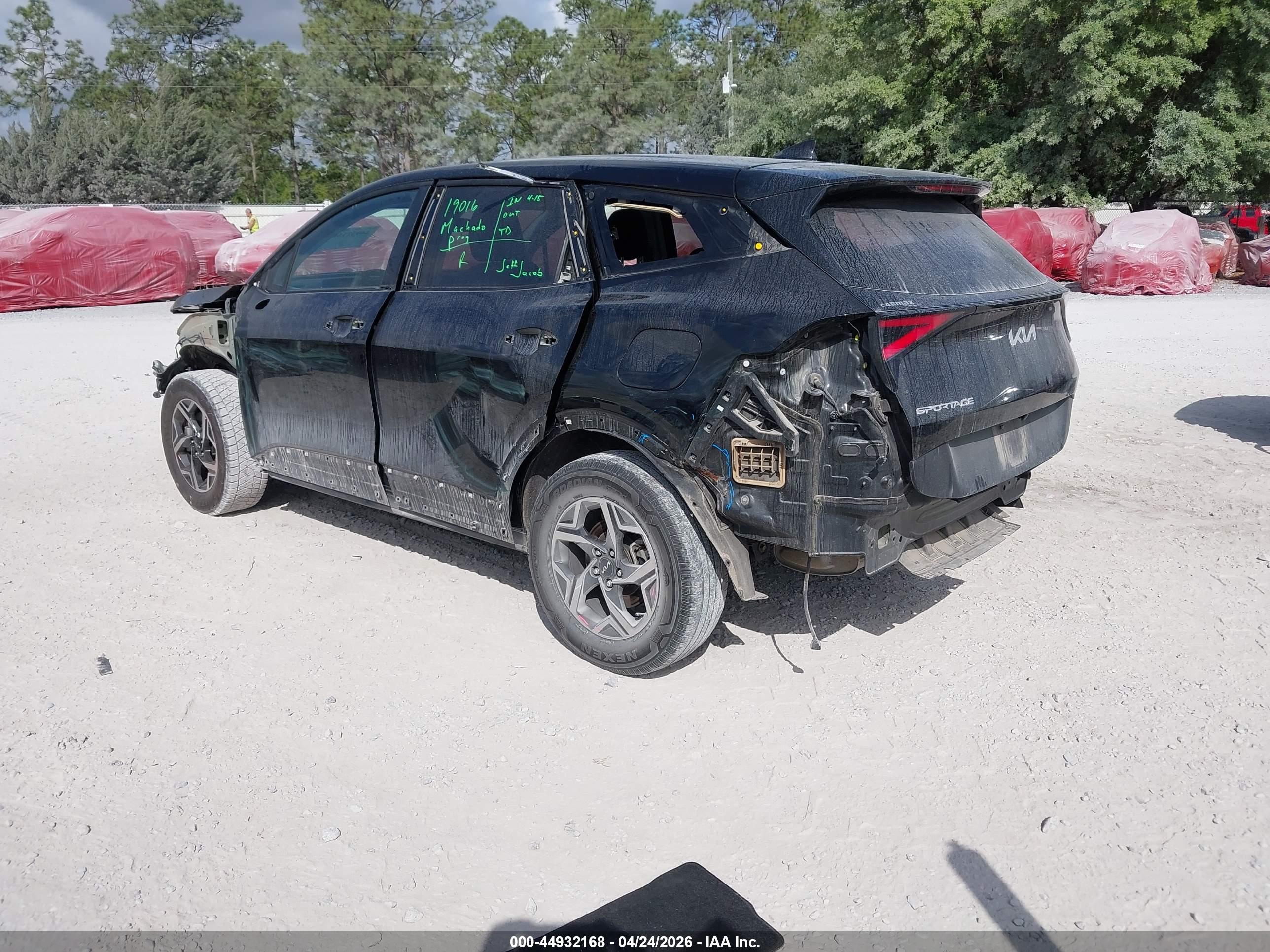 KIA SPORTAGE image 3