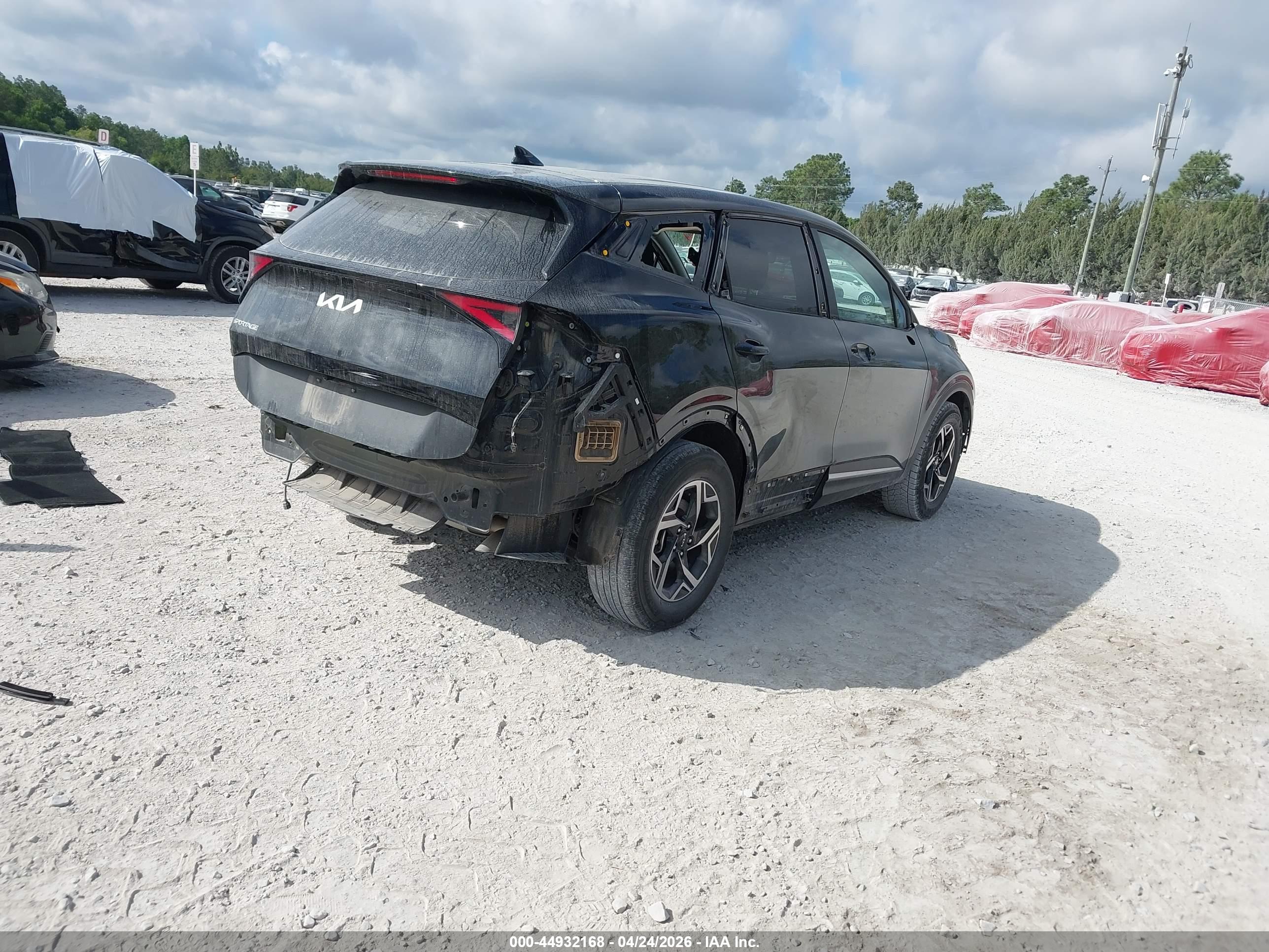 KIA SPORTAGE image 4