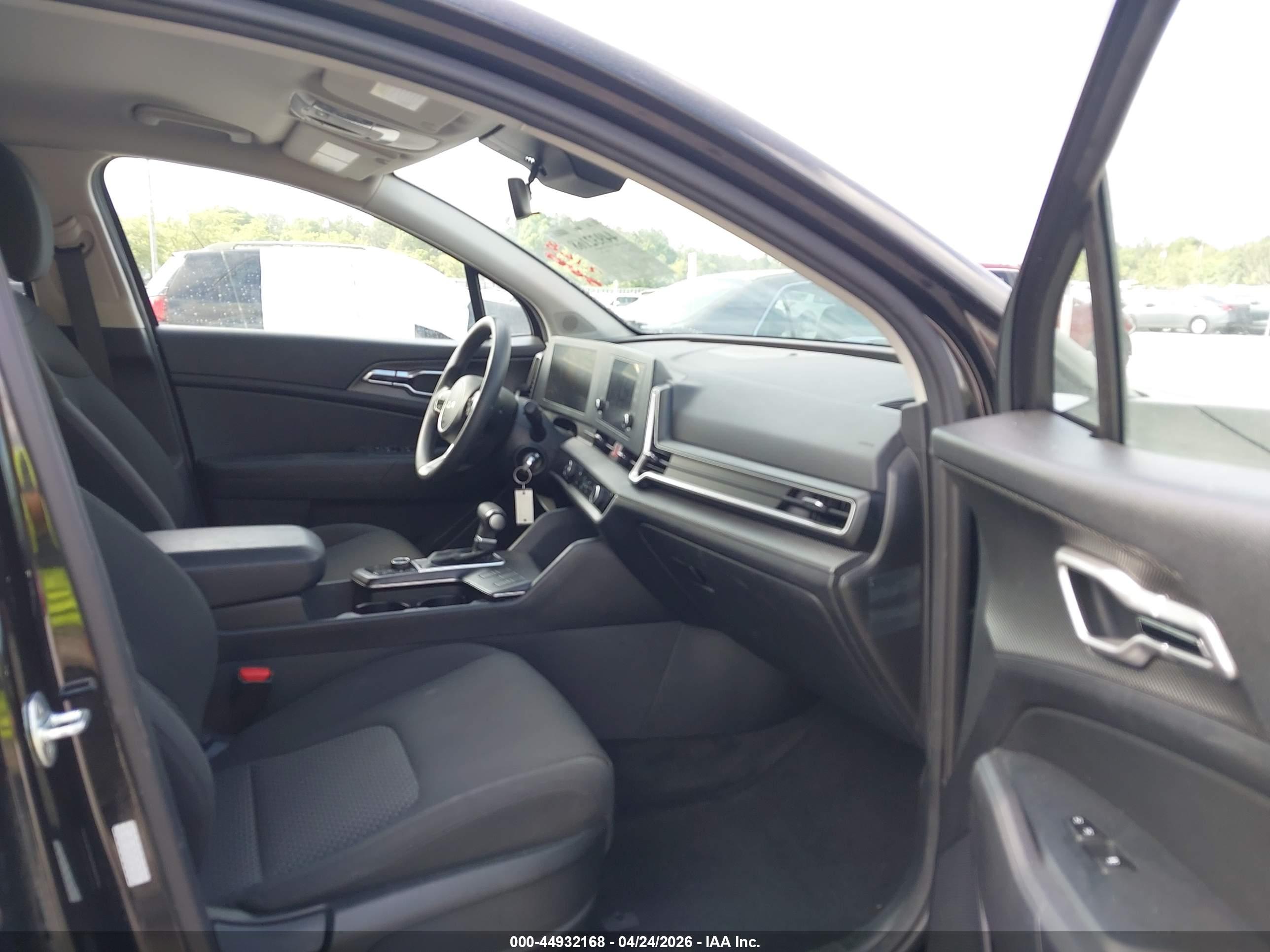 KIA SPORTAGE image 5