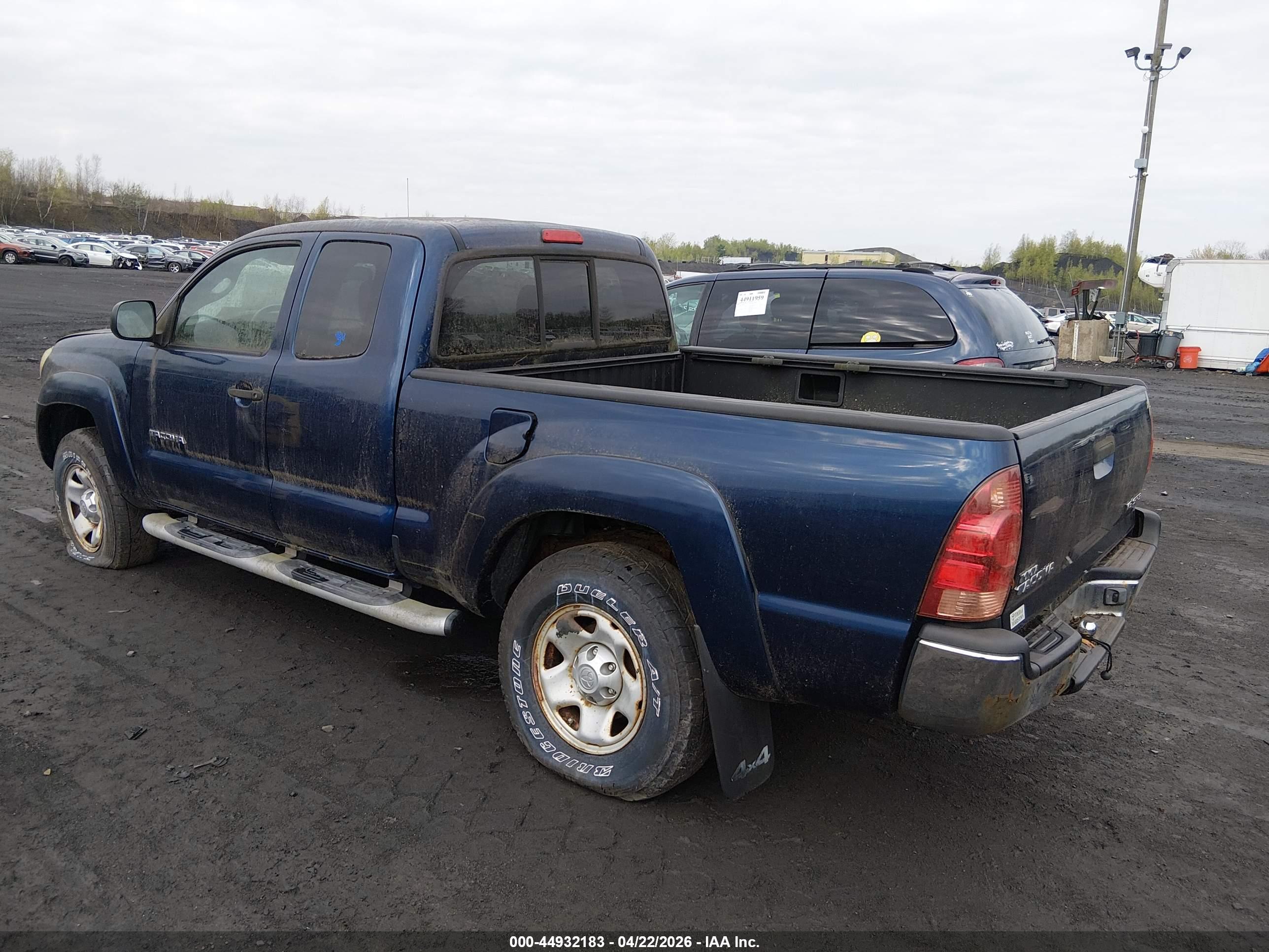 TOYOTA TACOMA image 3