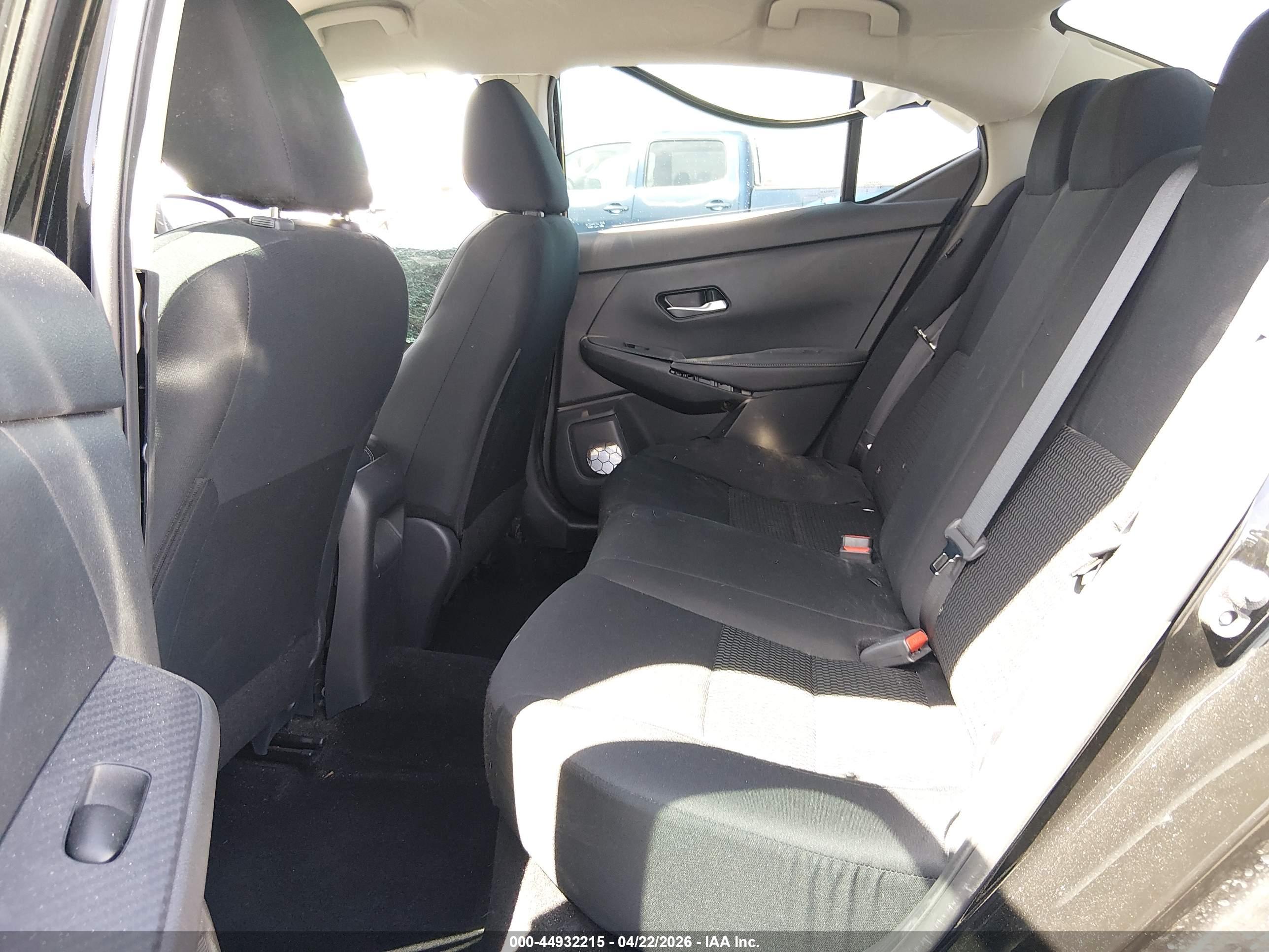 NISSAN SENTRA image 8