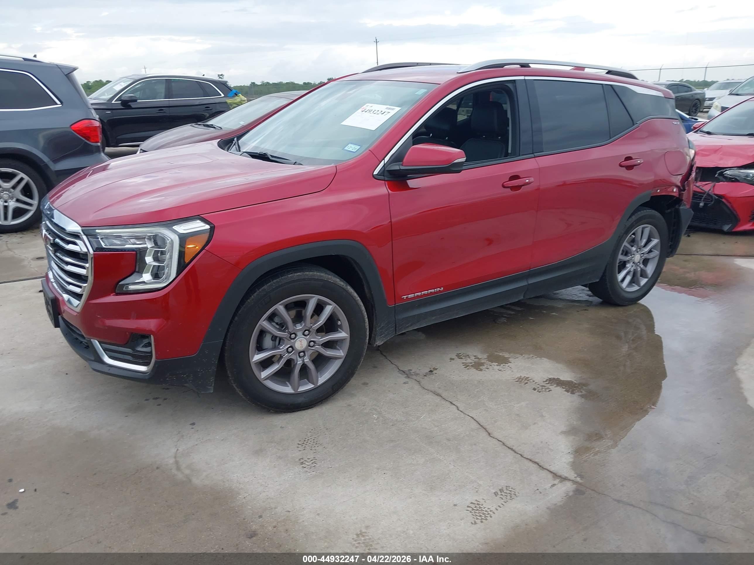 GMC TERRAIN image 2