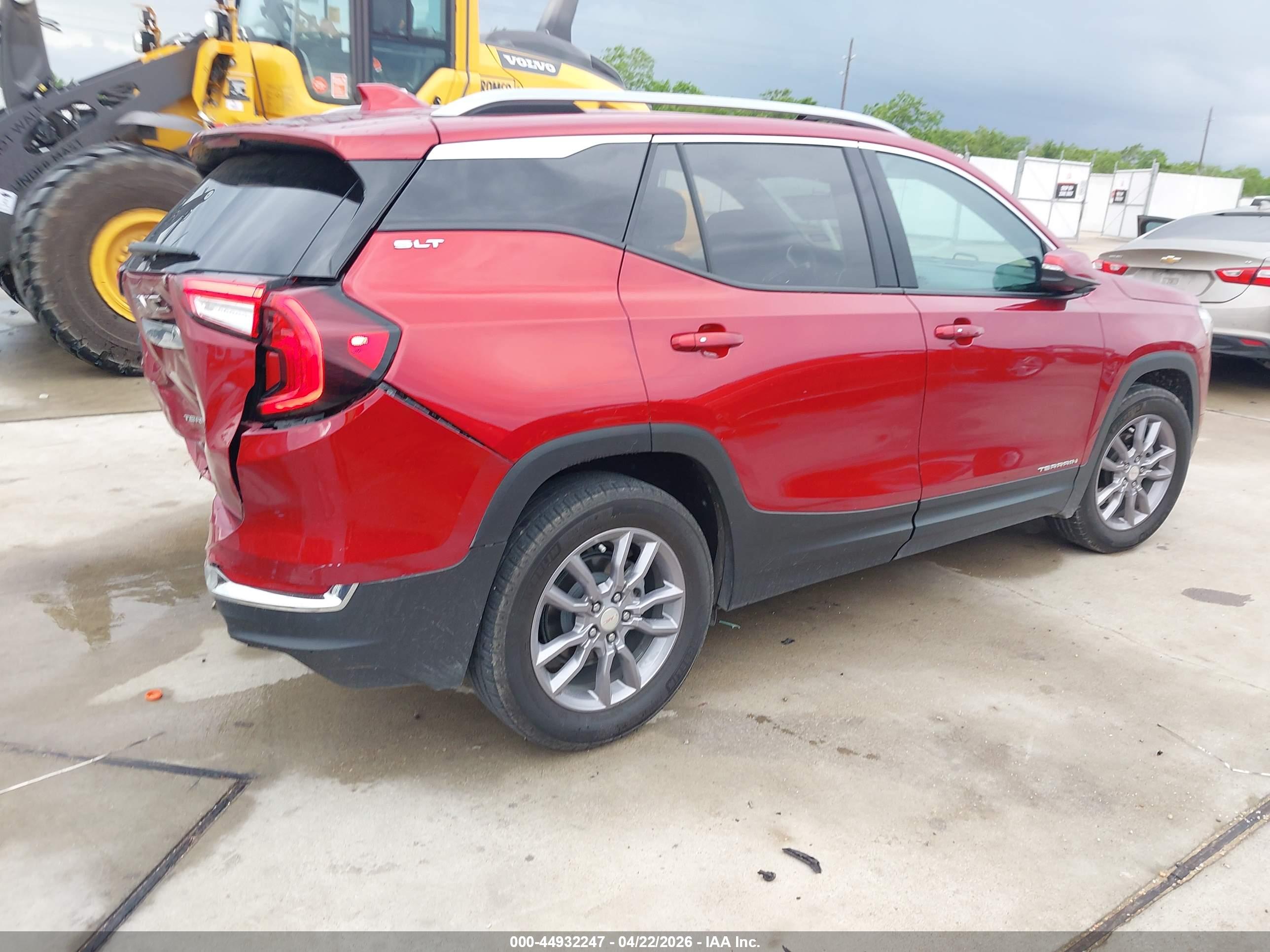 GMC TERRAIN image 4