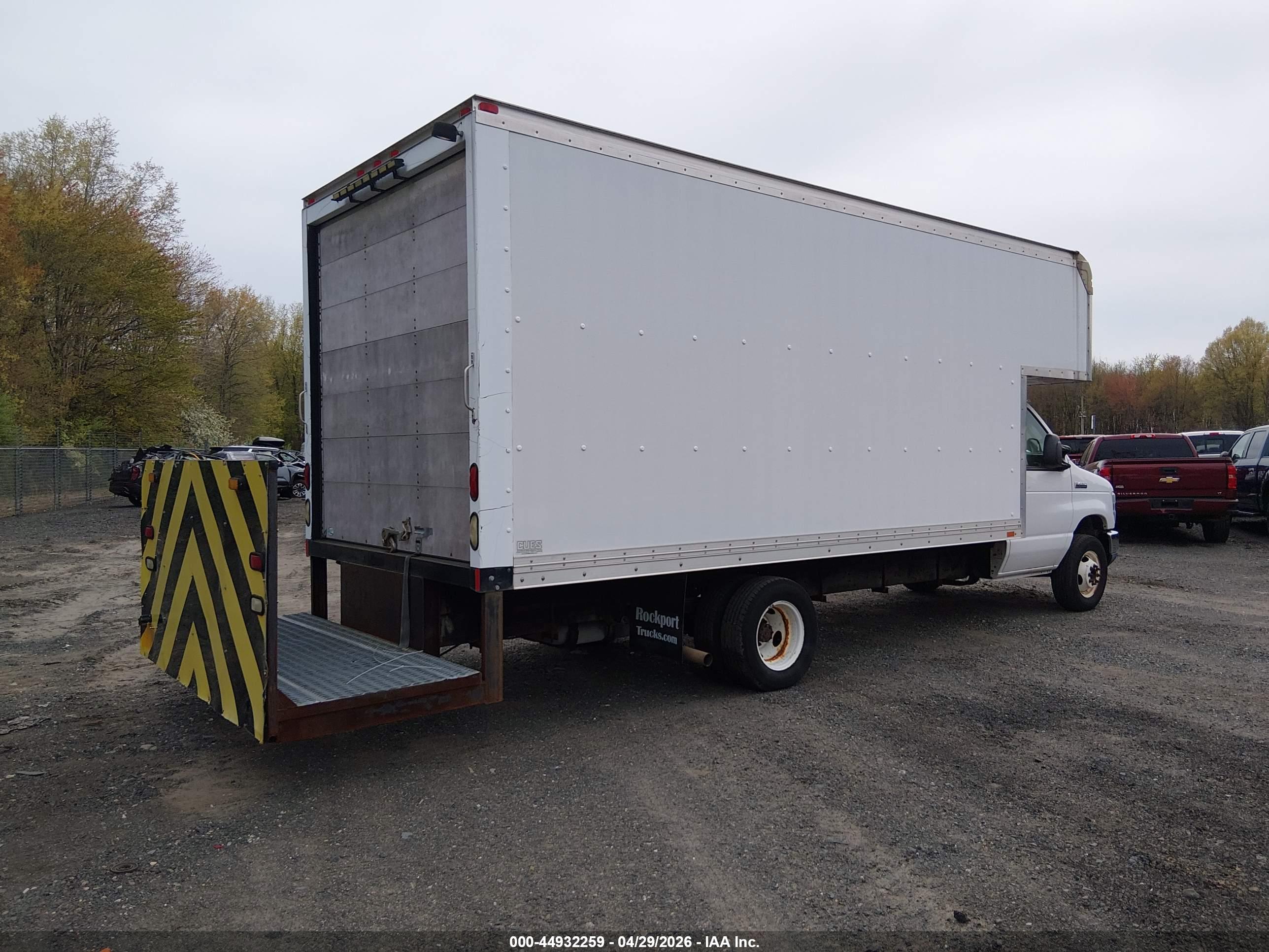 FORD E-450 image 4