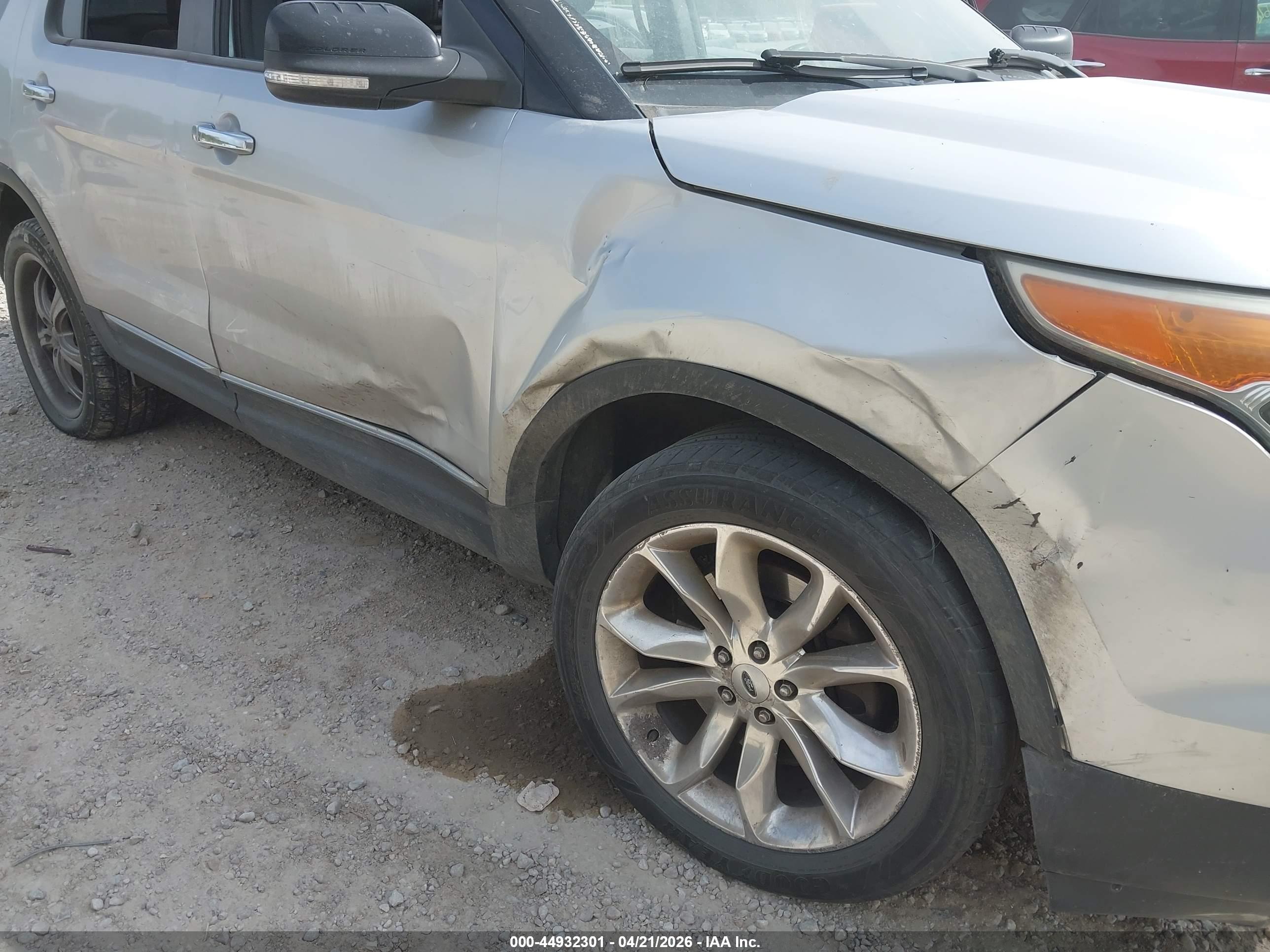 FORD EXPLORER image 6