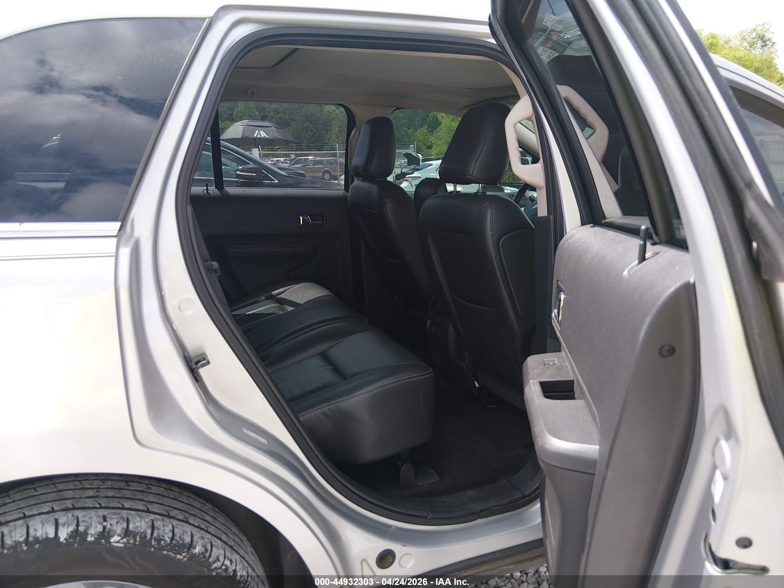 FORD EDGE image 8