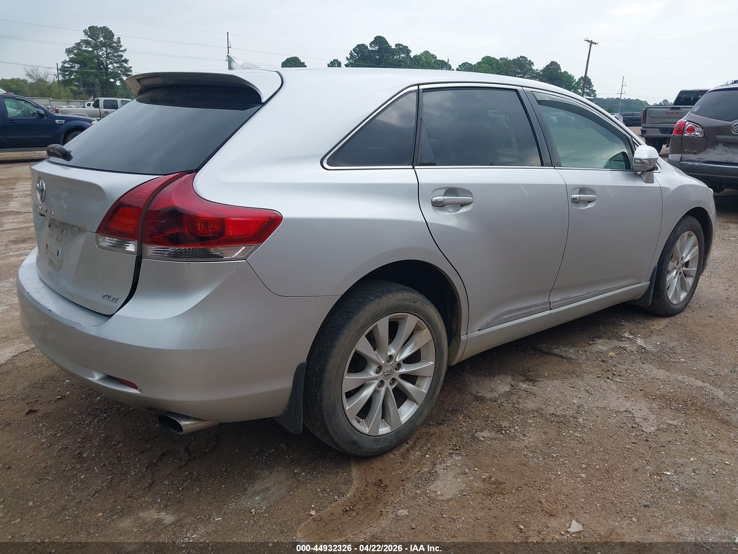 TOYOTA VENZA image 4