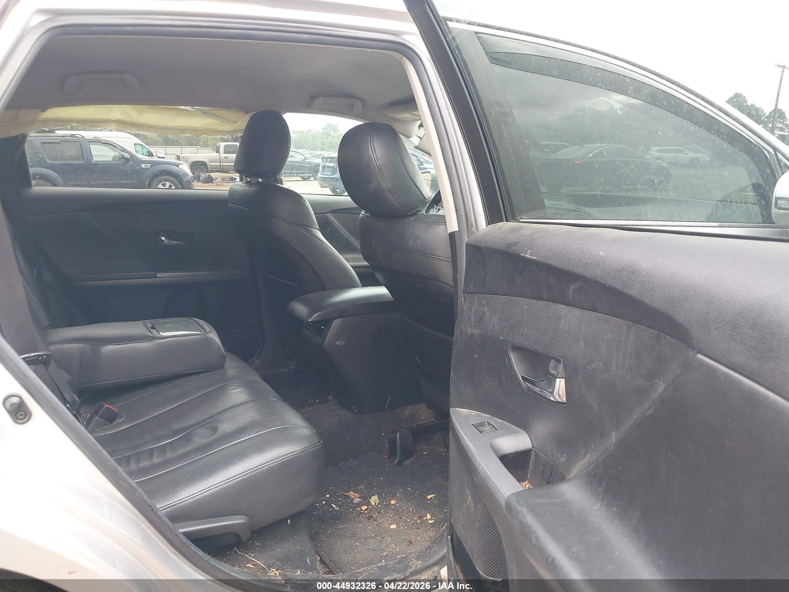 TOYOTA VENZA image 8