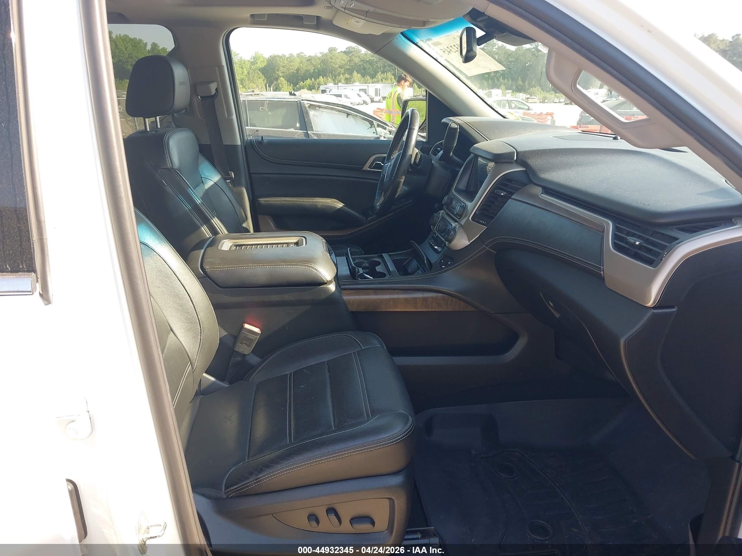 GMC YUKON image 5