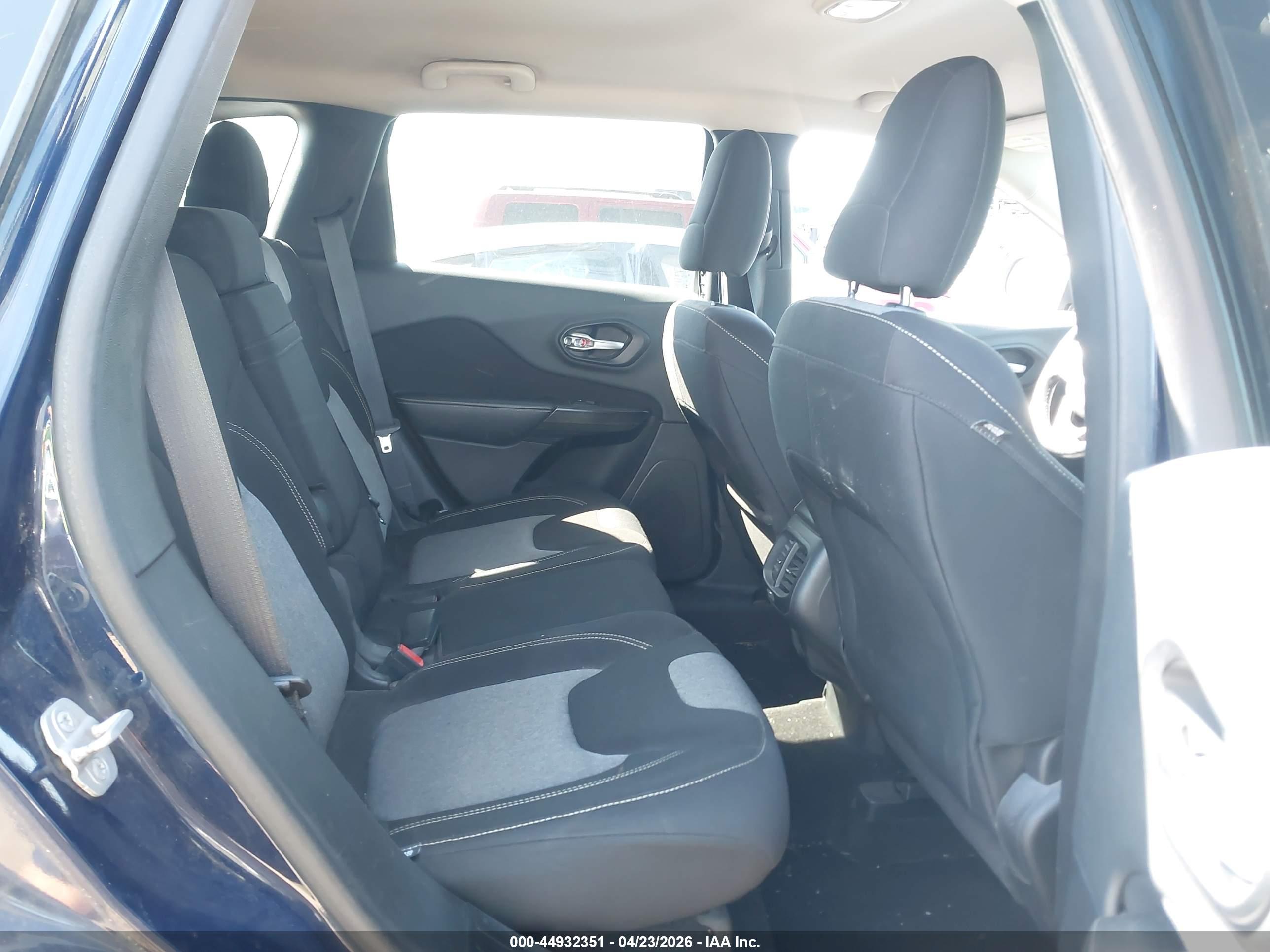 JEEP CHEROKEE image 8