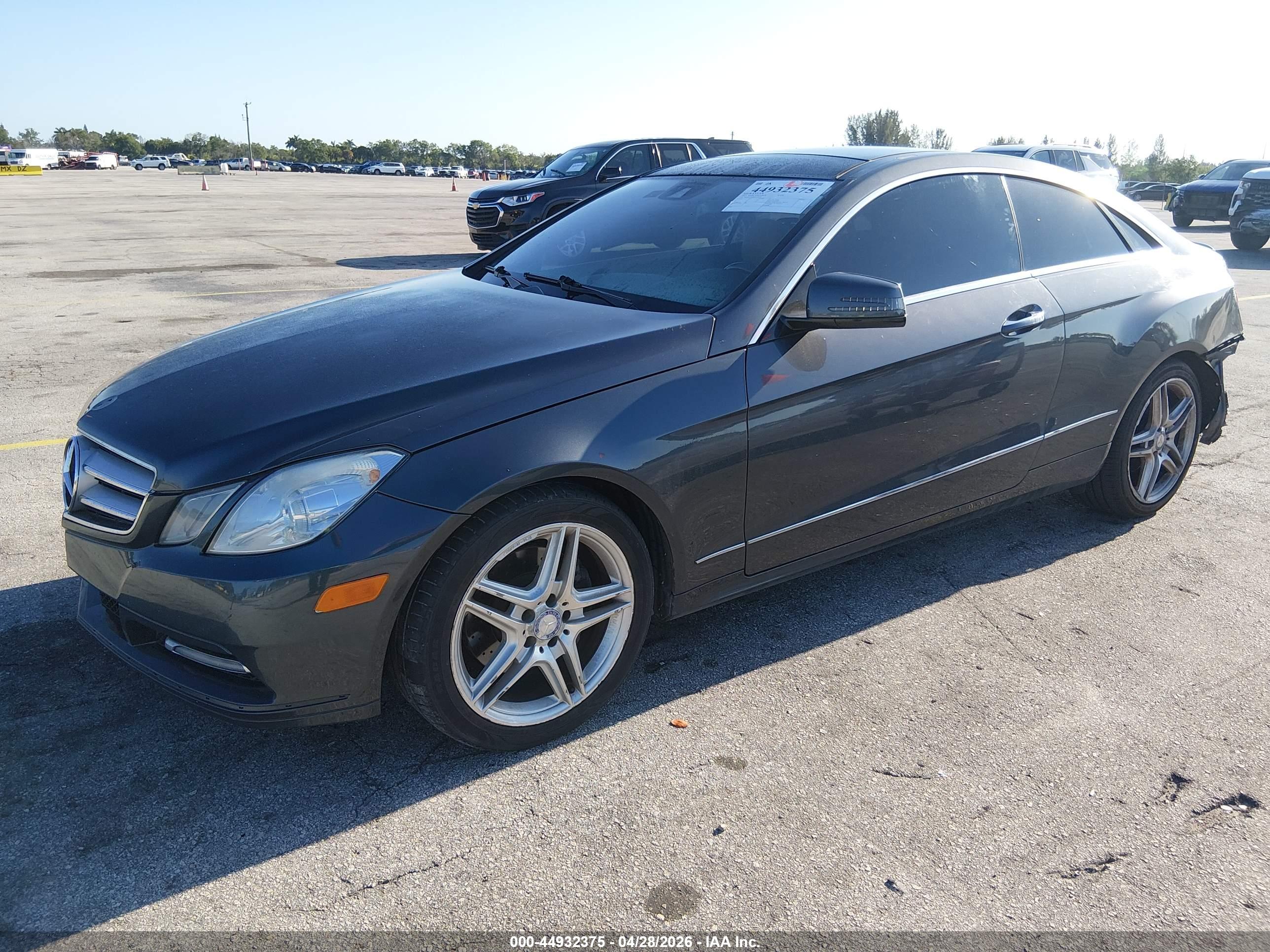MERCEDES-BENZ E image 2