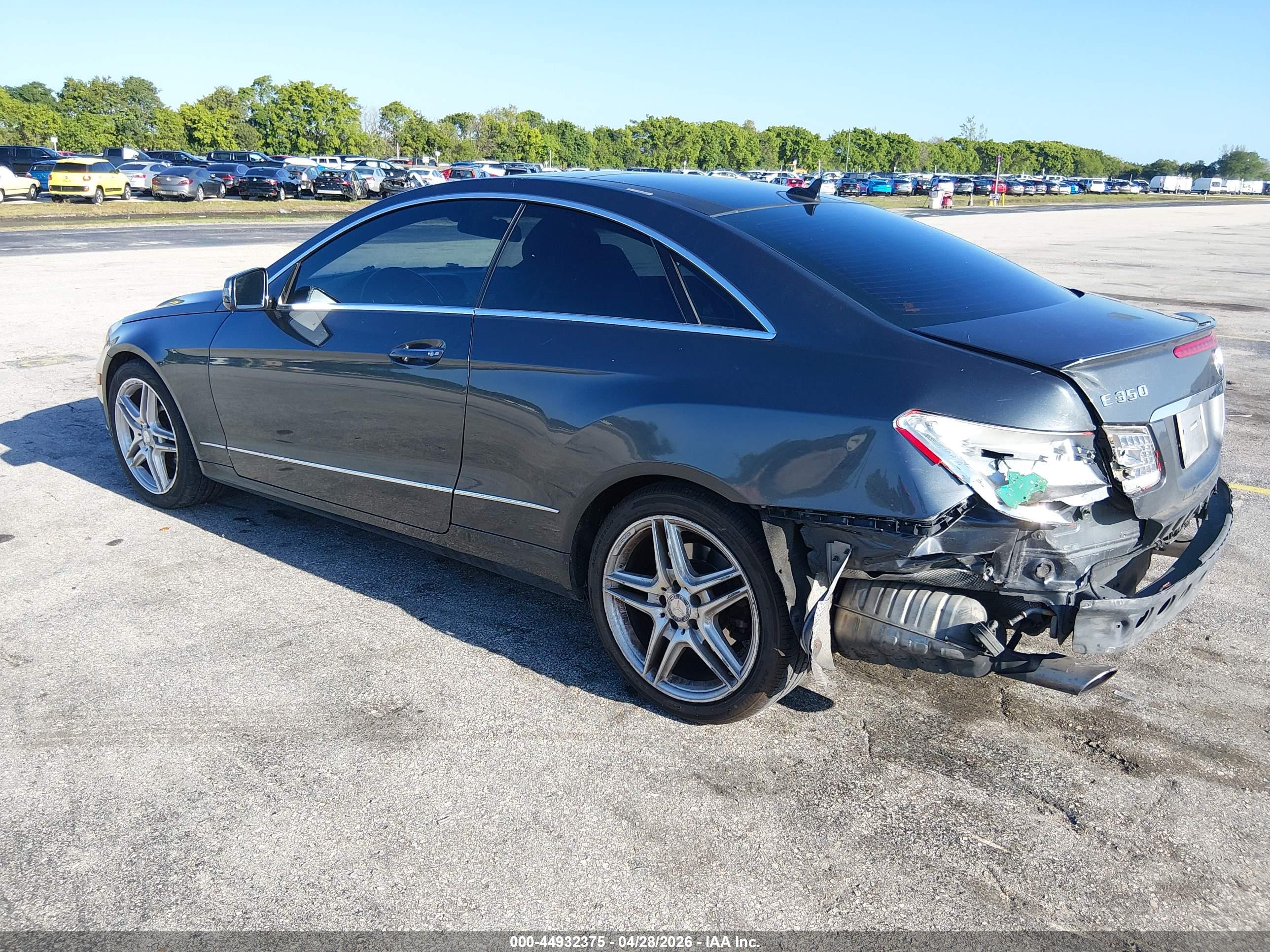 MERCEDES-BENZ E image 3