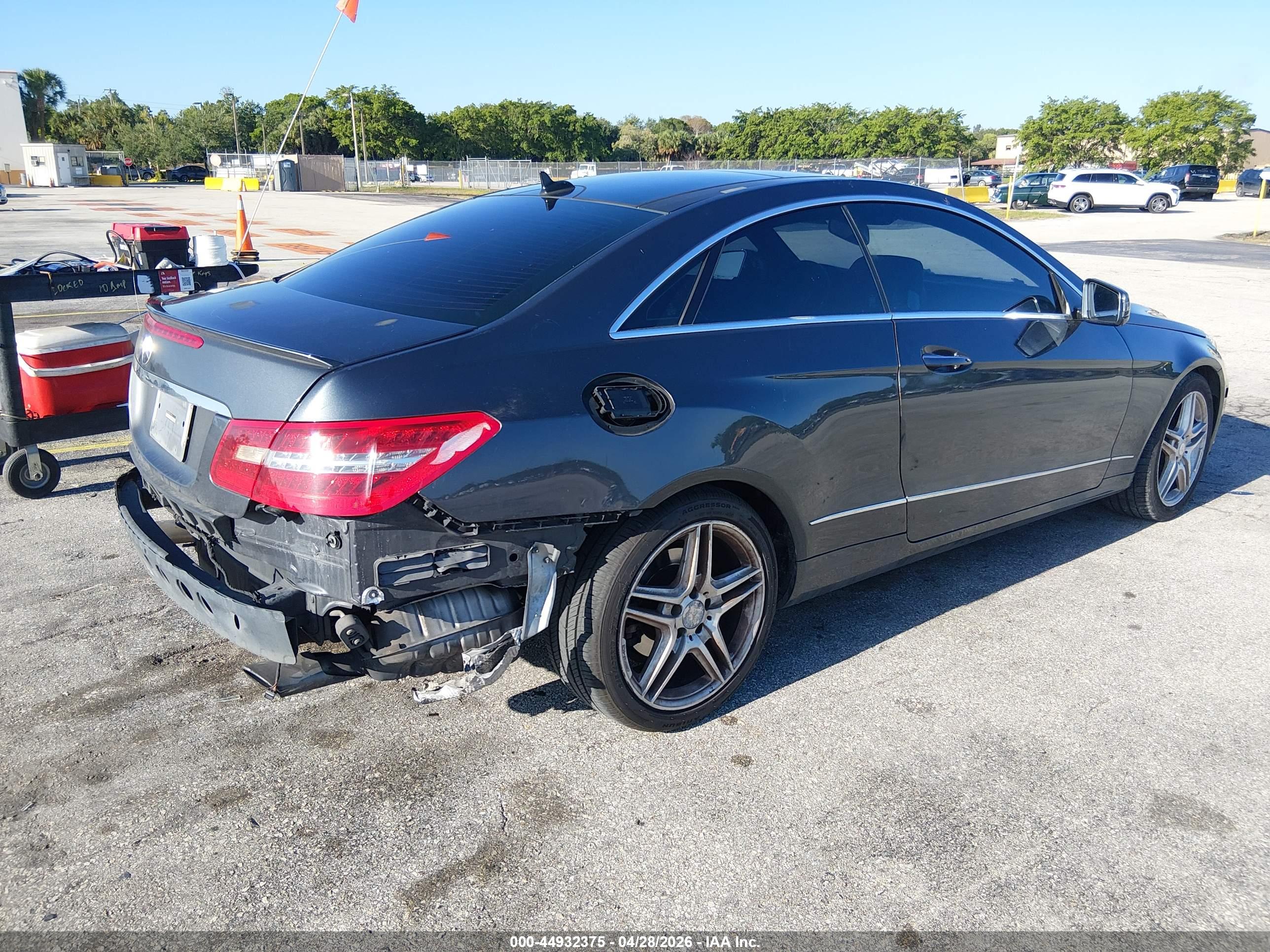 MERCEDES-BENZ E image 4