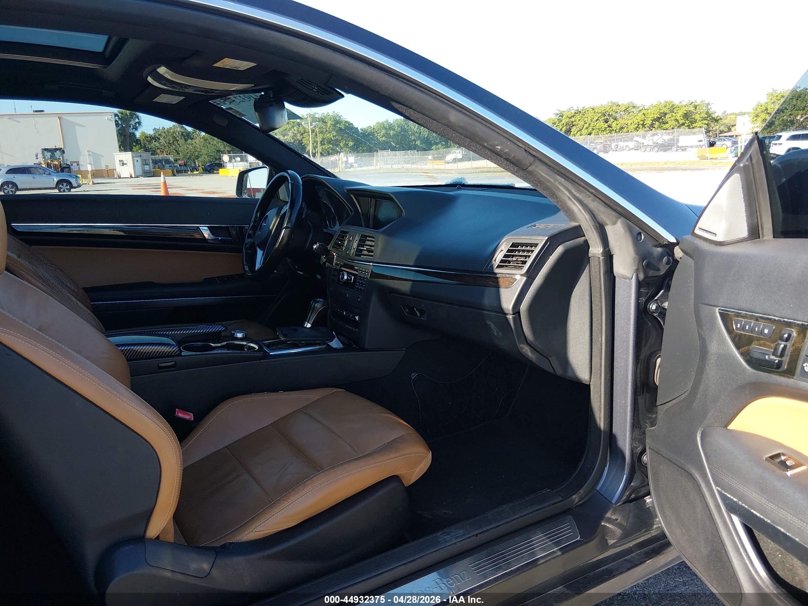 MERCEDES-BENZ E image 5
