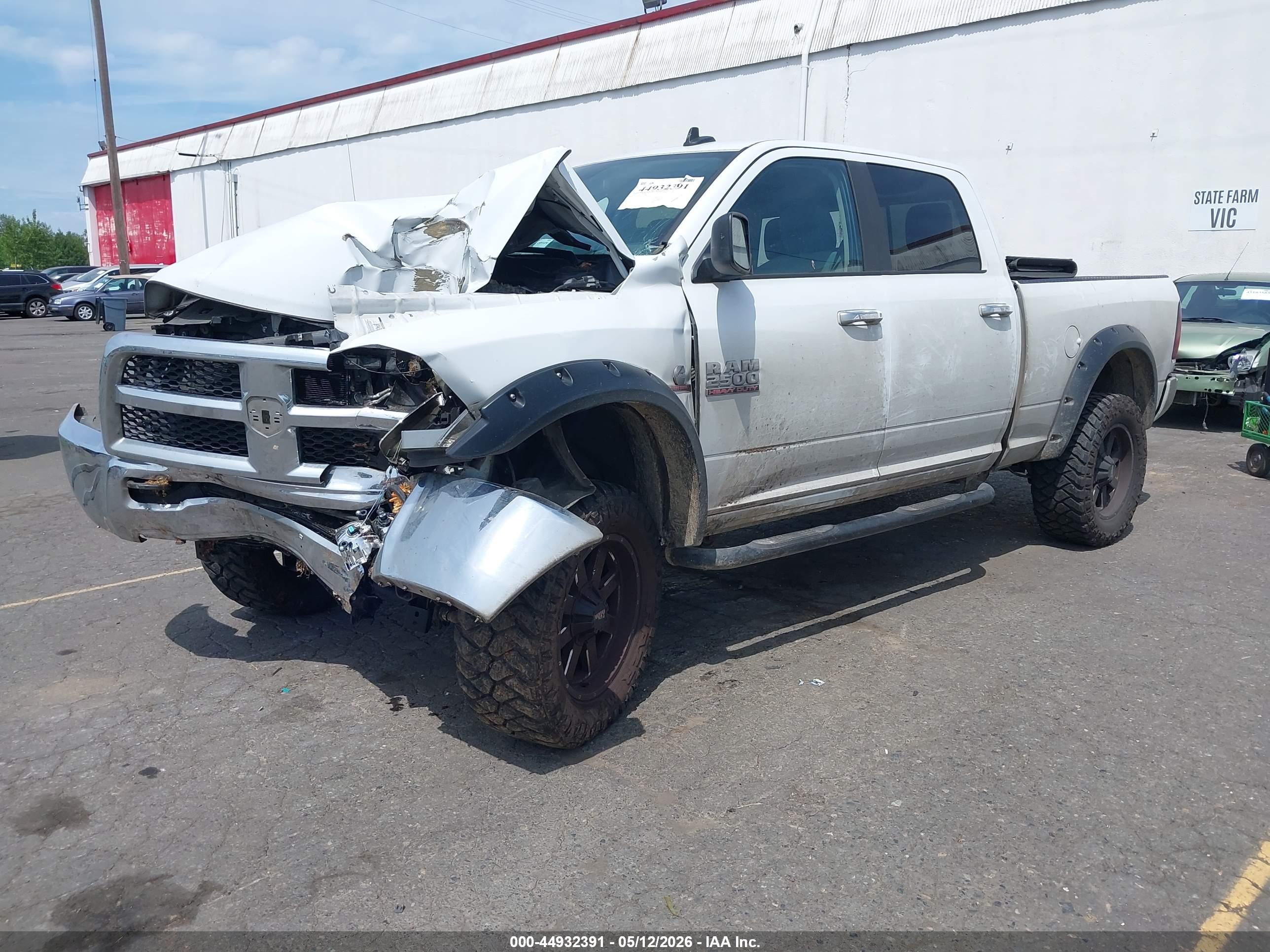 RAM 2500 image 2