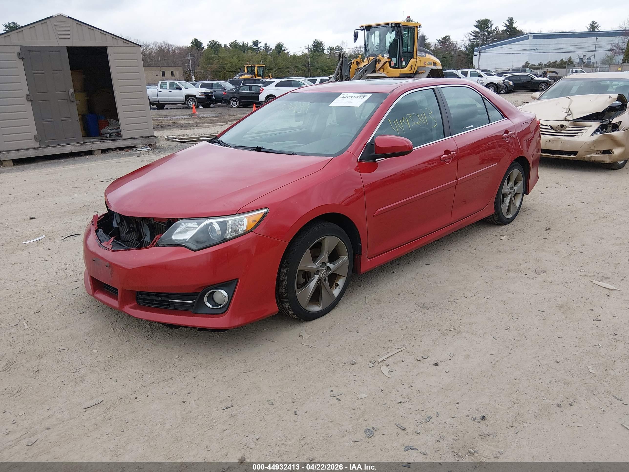 TOYOTA CAMRY image 2