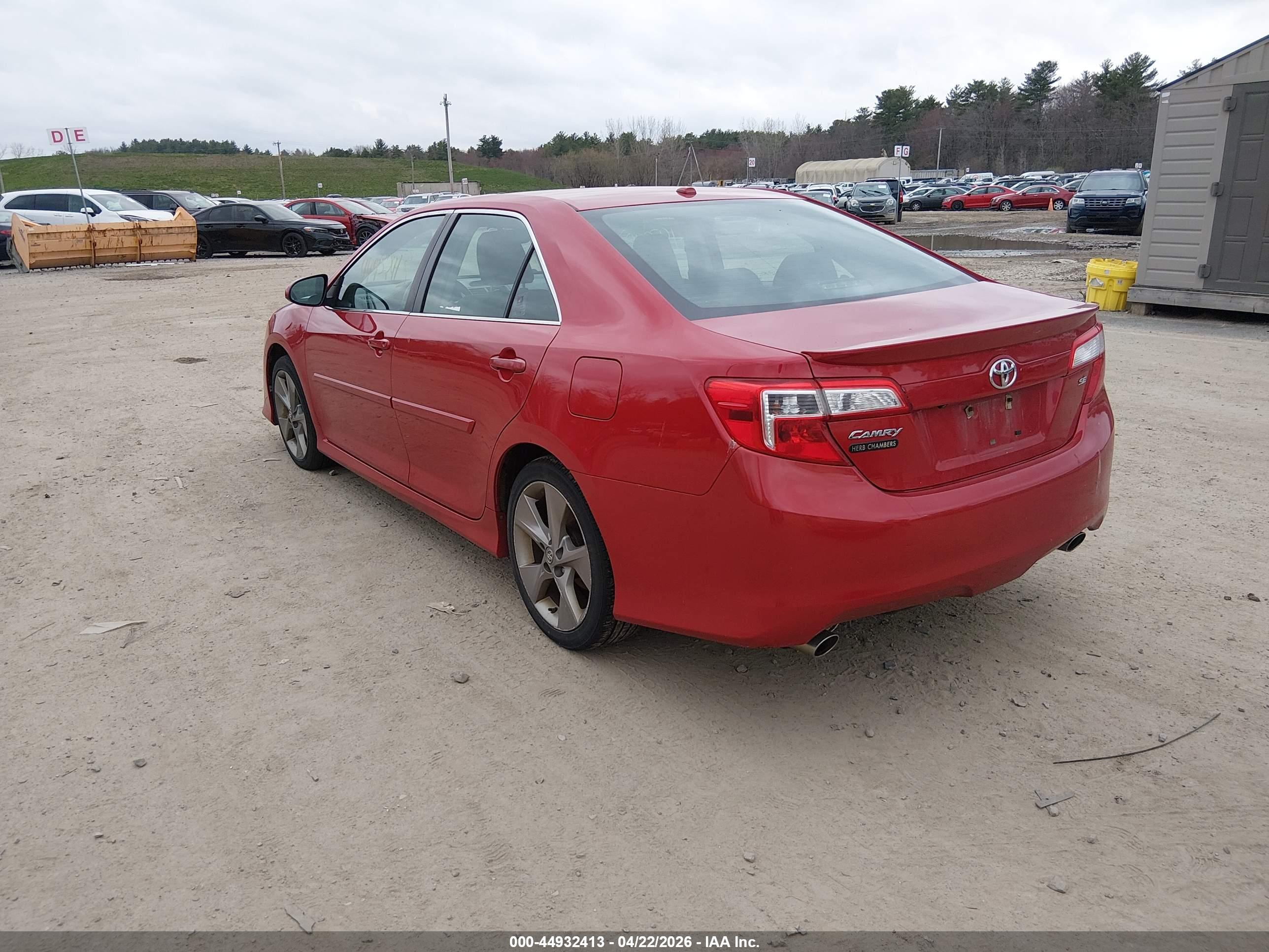 TOYOTA CAMRY image 3