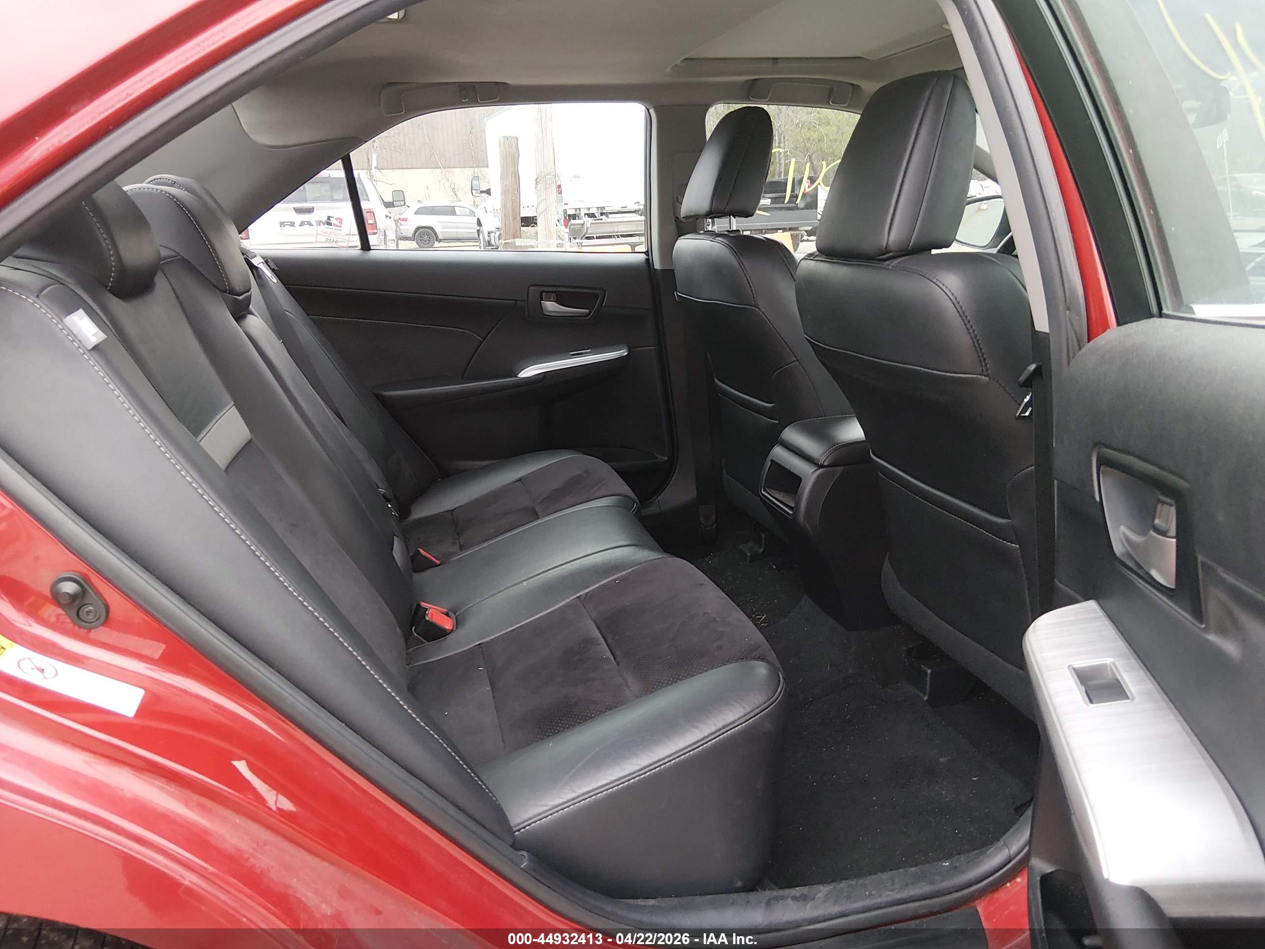 TOYOTA CAMRY image 8