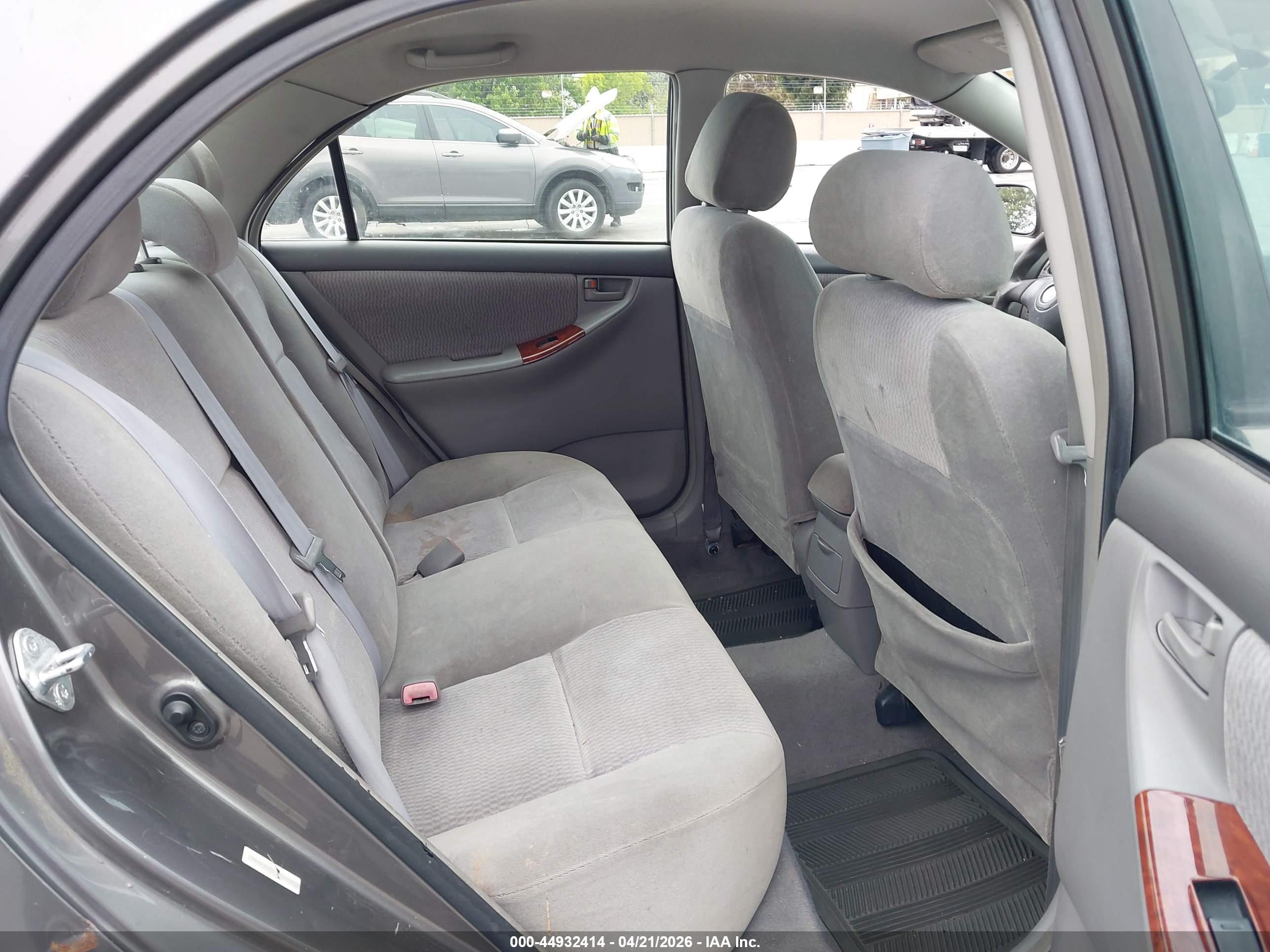 TOYOTA COROLLA image 8
