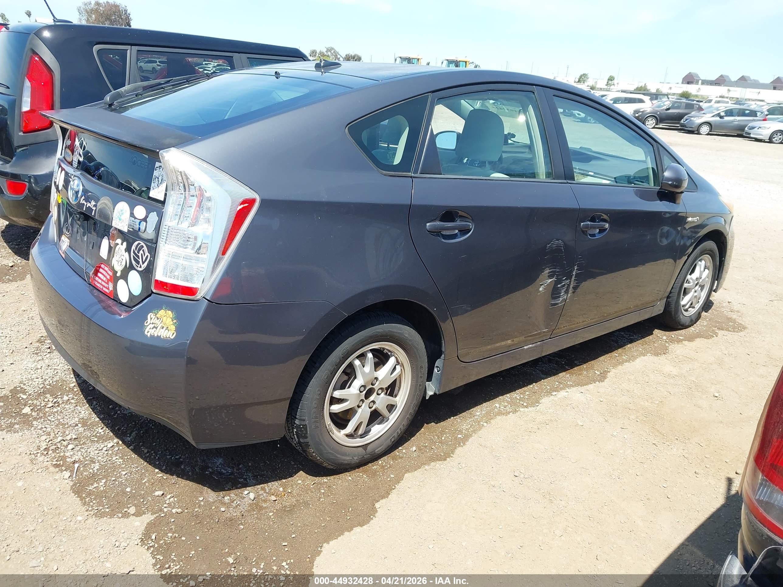 TOYOTA PRIUS image 4