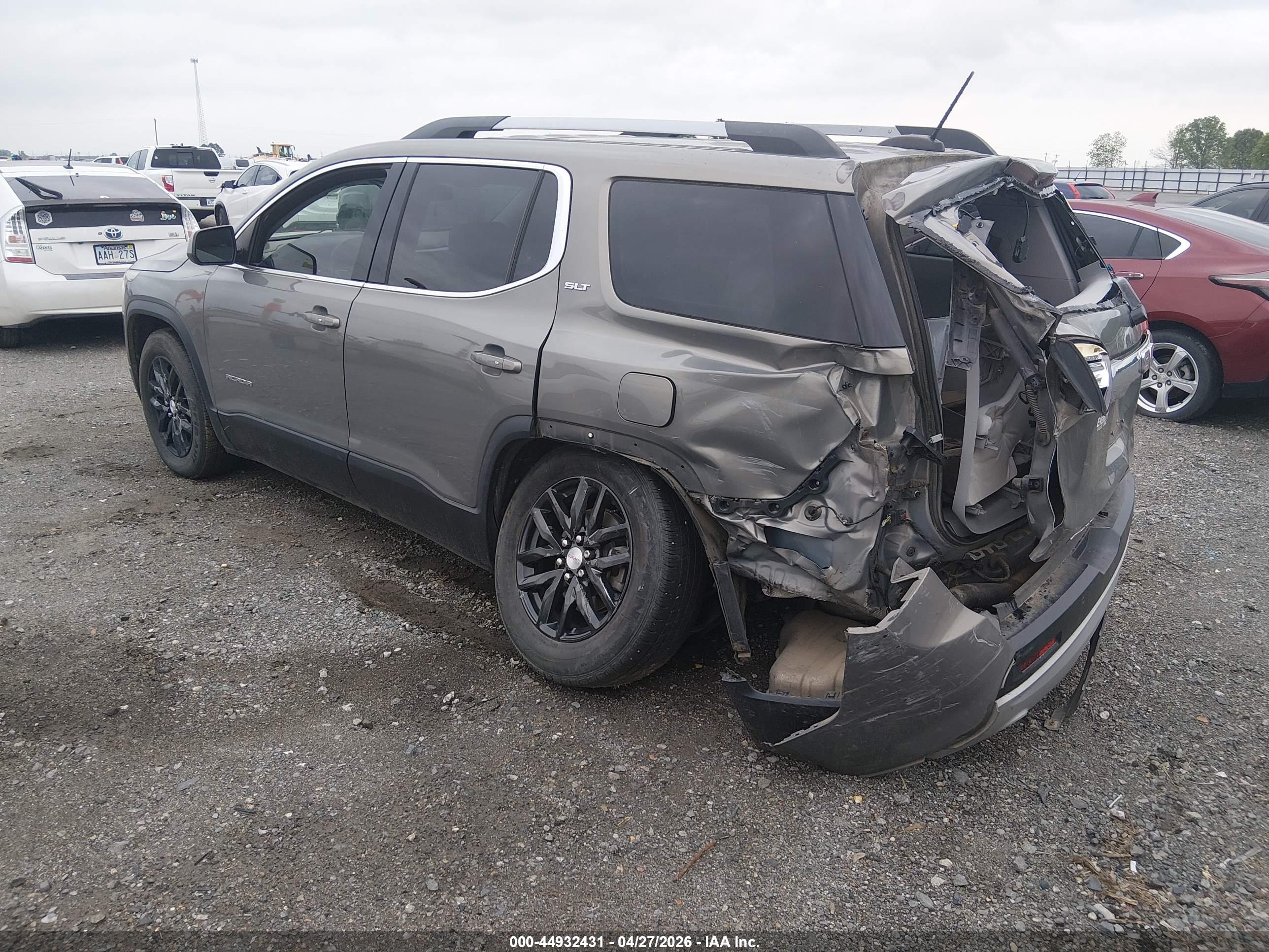 GMC ACADIA image 3
